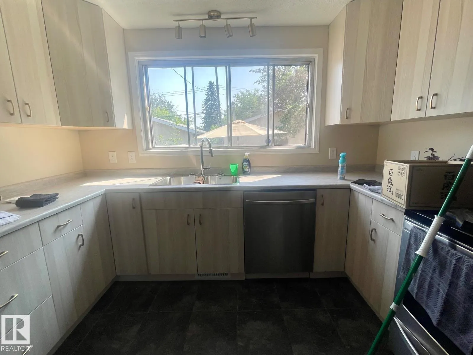 5103 110 ST NW