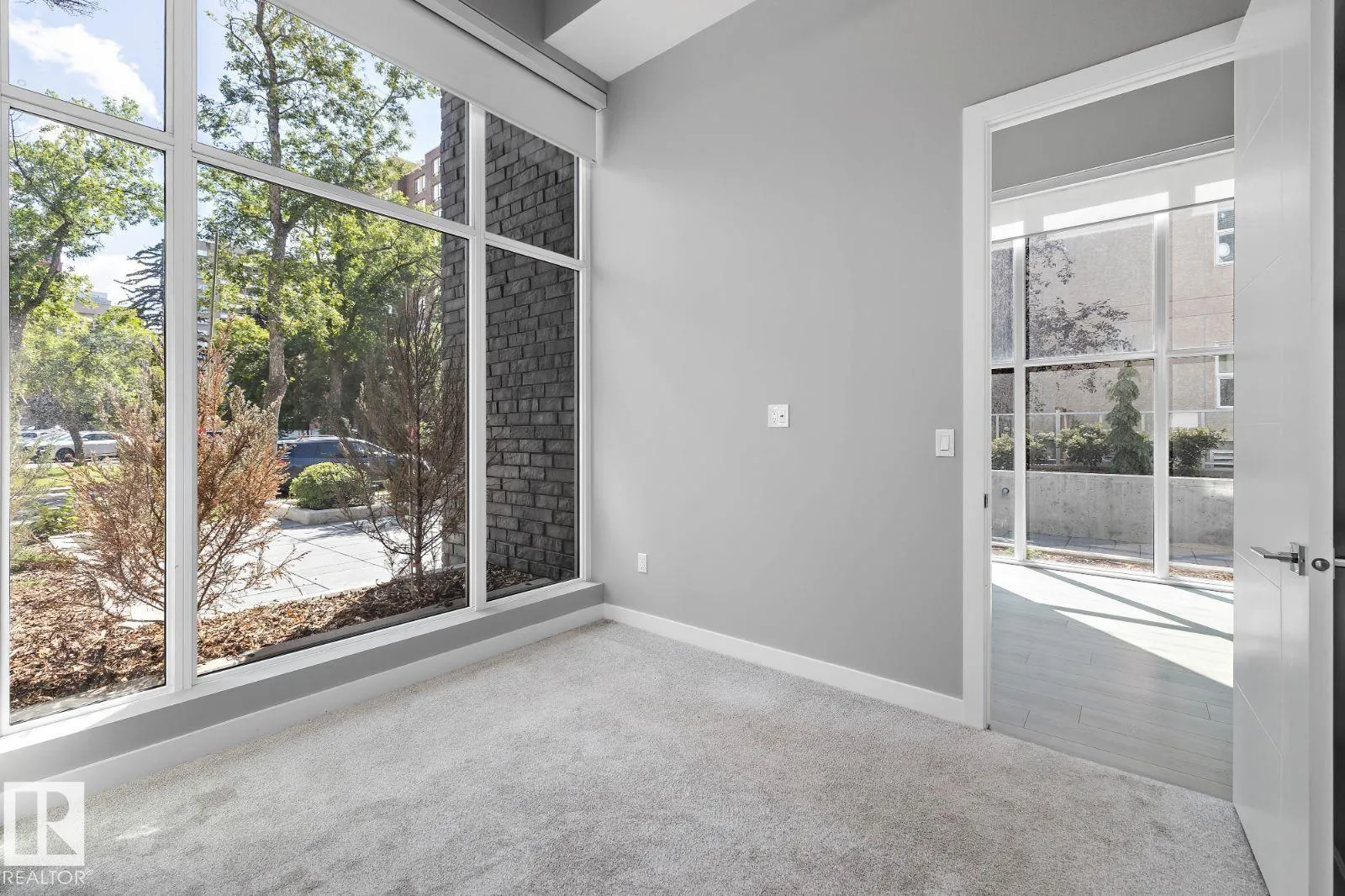 9922 111 ST NW