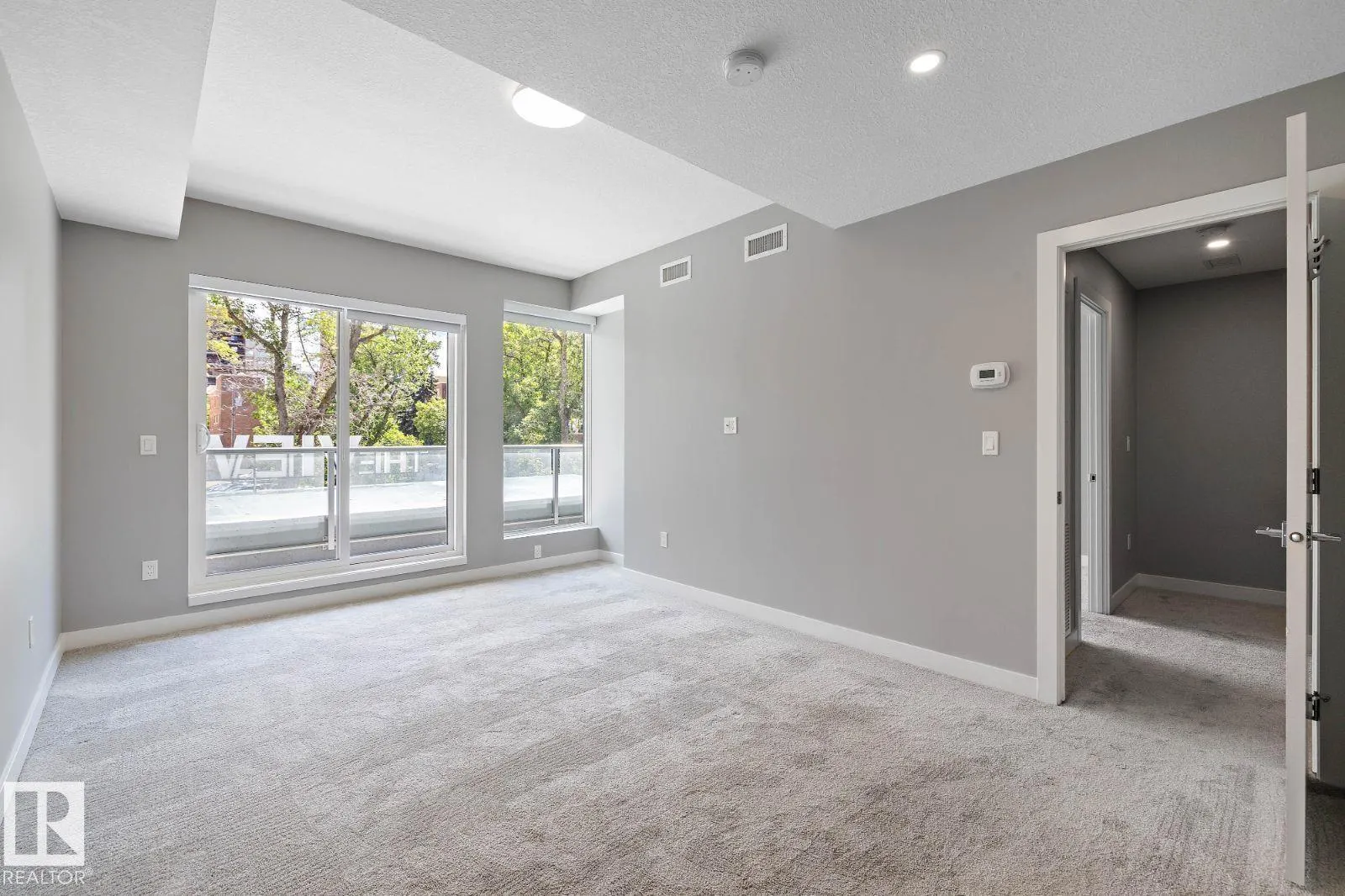 9922 111 ST NW
