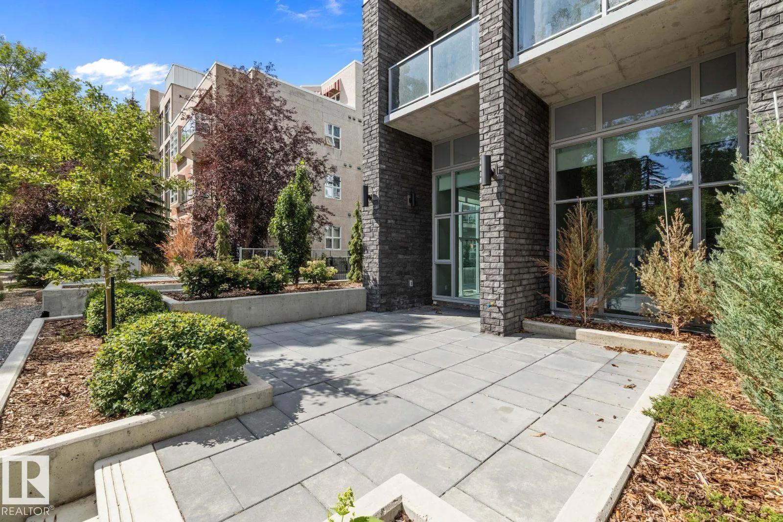 9922 111 ST NW
