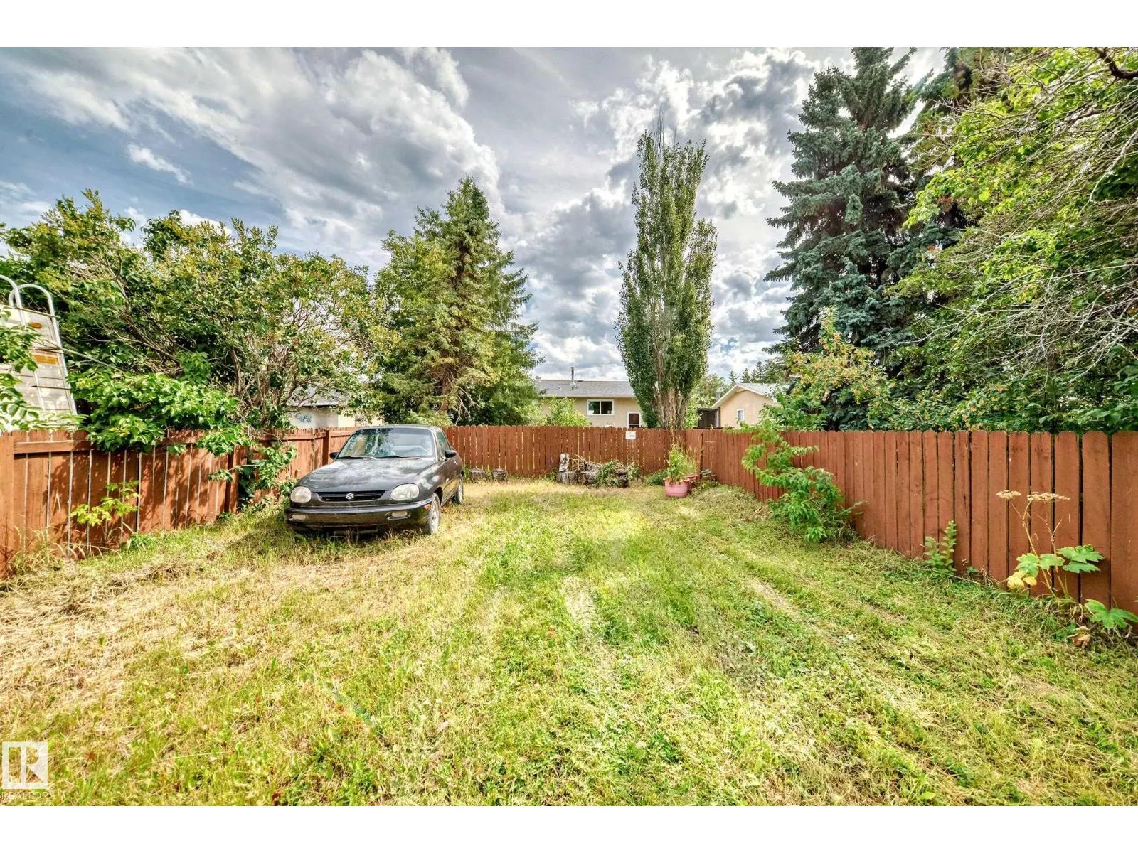 9608 169 ST NW