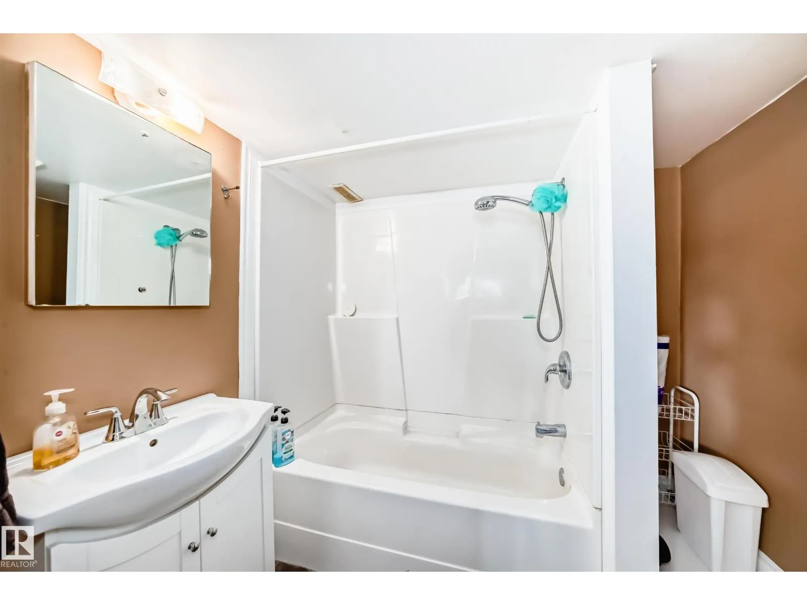 9608 169 ST NW