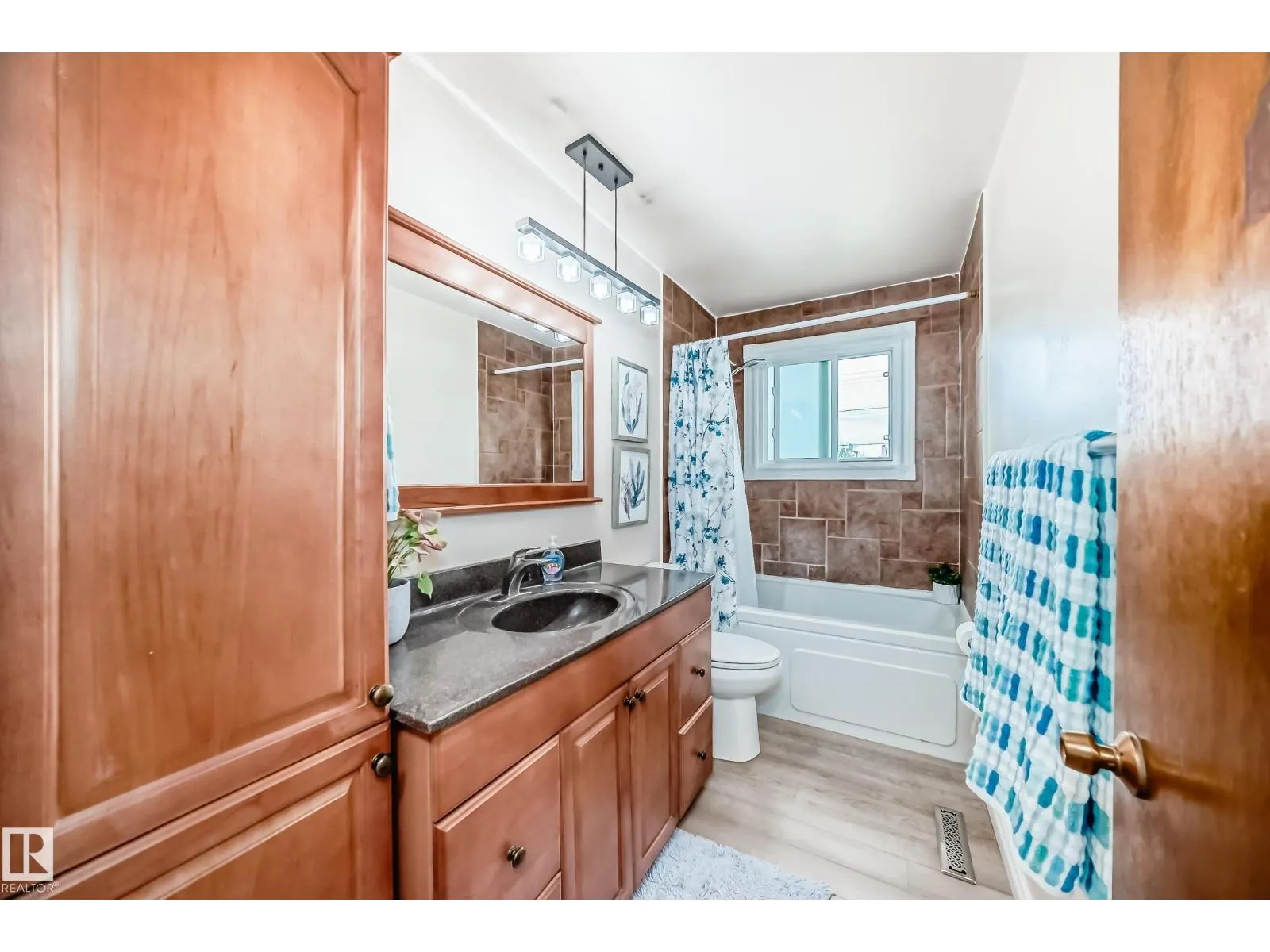 9608 169 ST NW