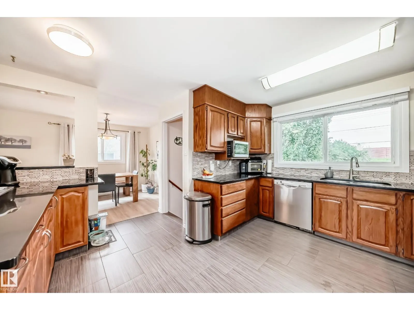 9608 169 ST NW
