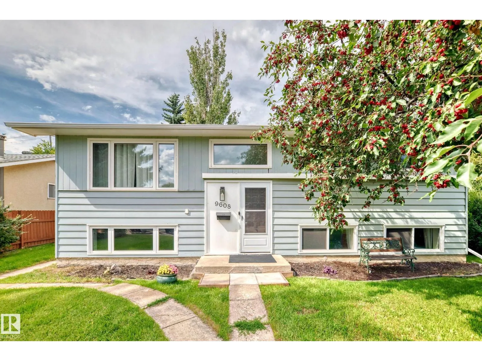 9608 169 ST NW