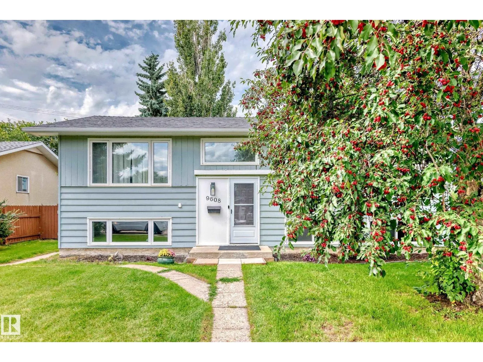 9608 169 ST NW