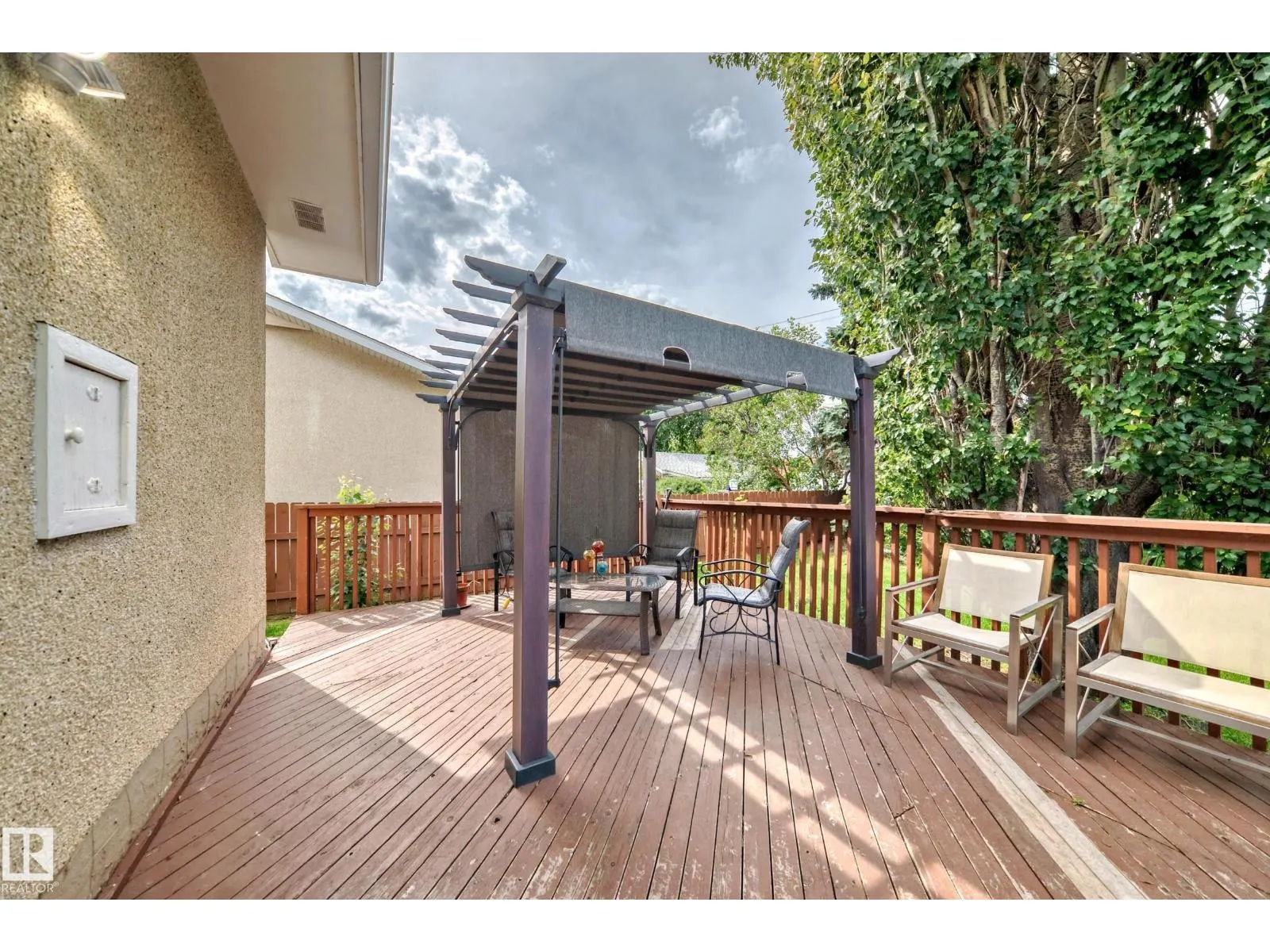 9608 169 ST NW