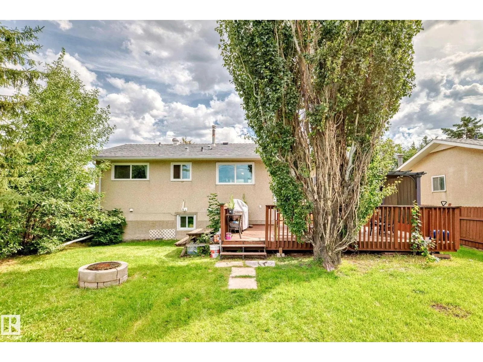 9608 169 ST NW