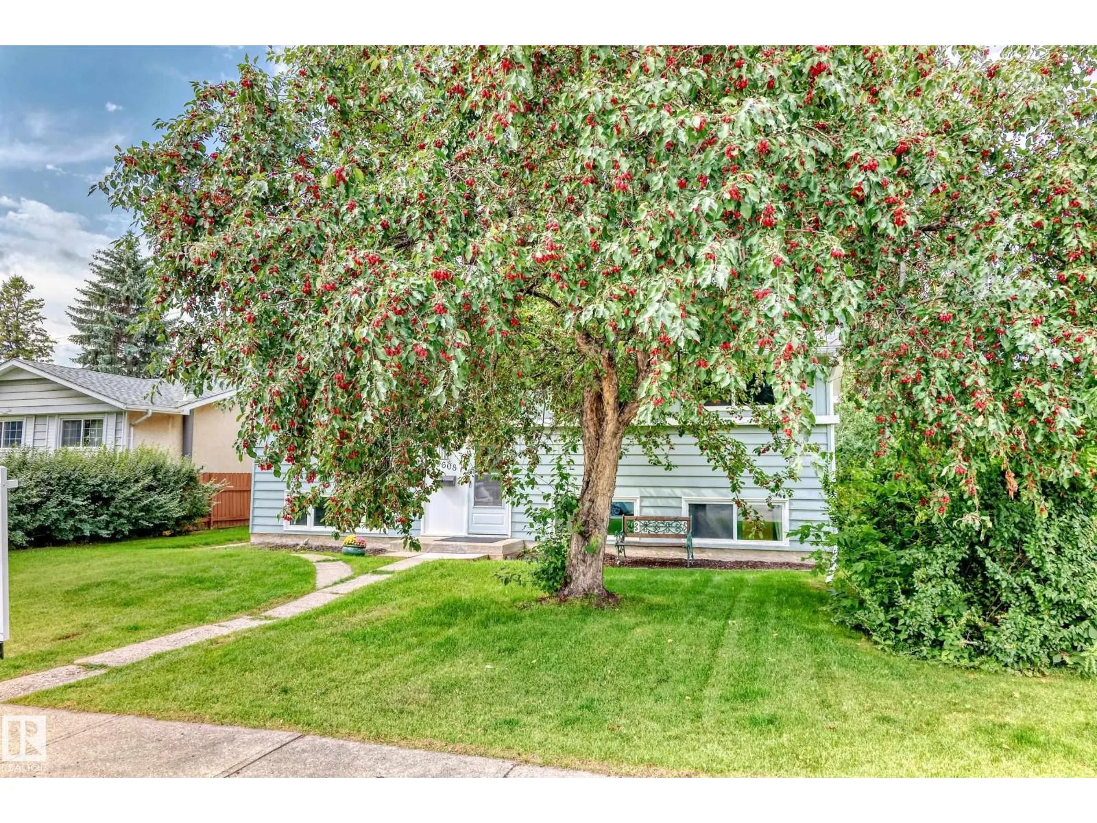 9608 169 ST NW
