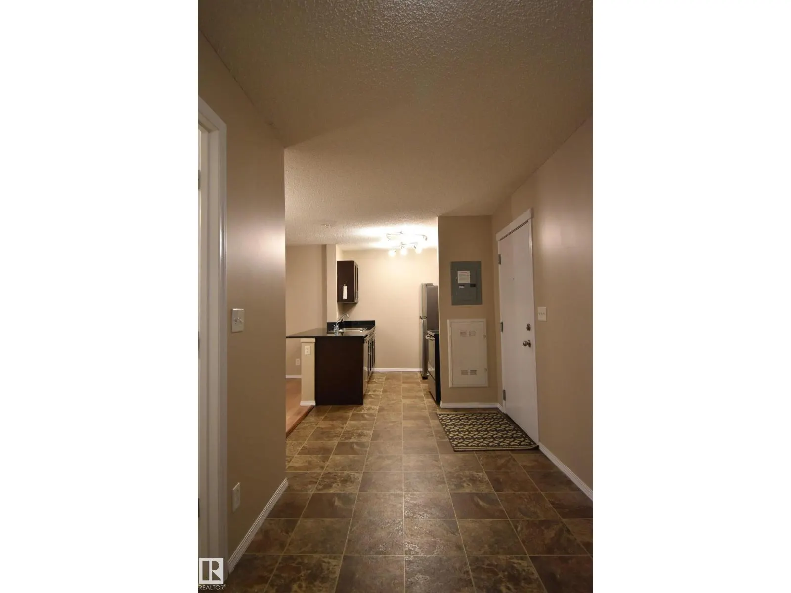 #117 12025 22 AV SW SW