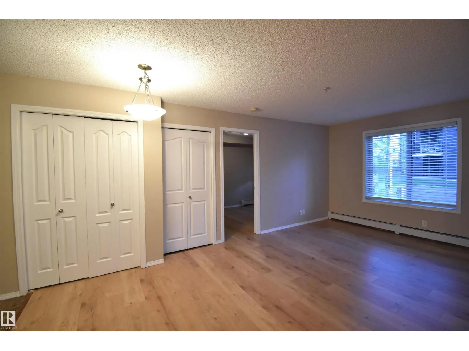 #117 12025 22 AV SW SW