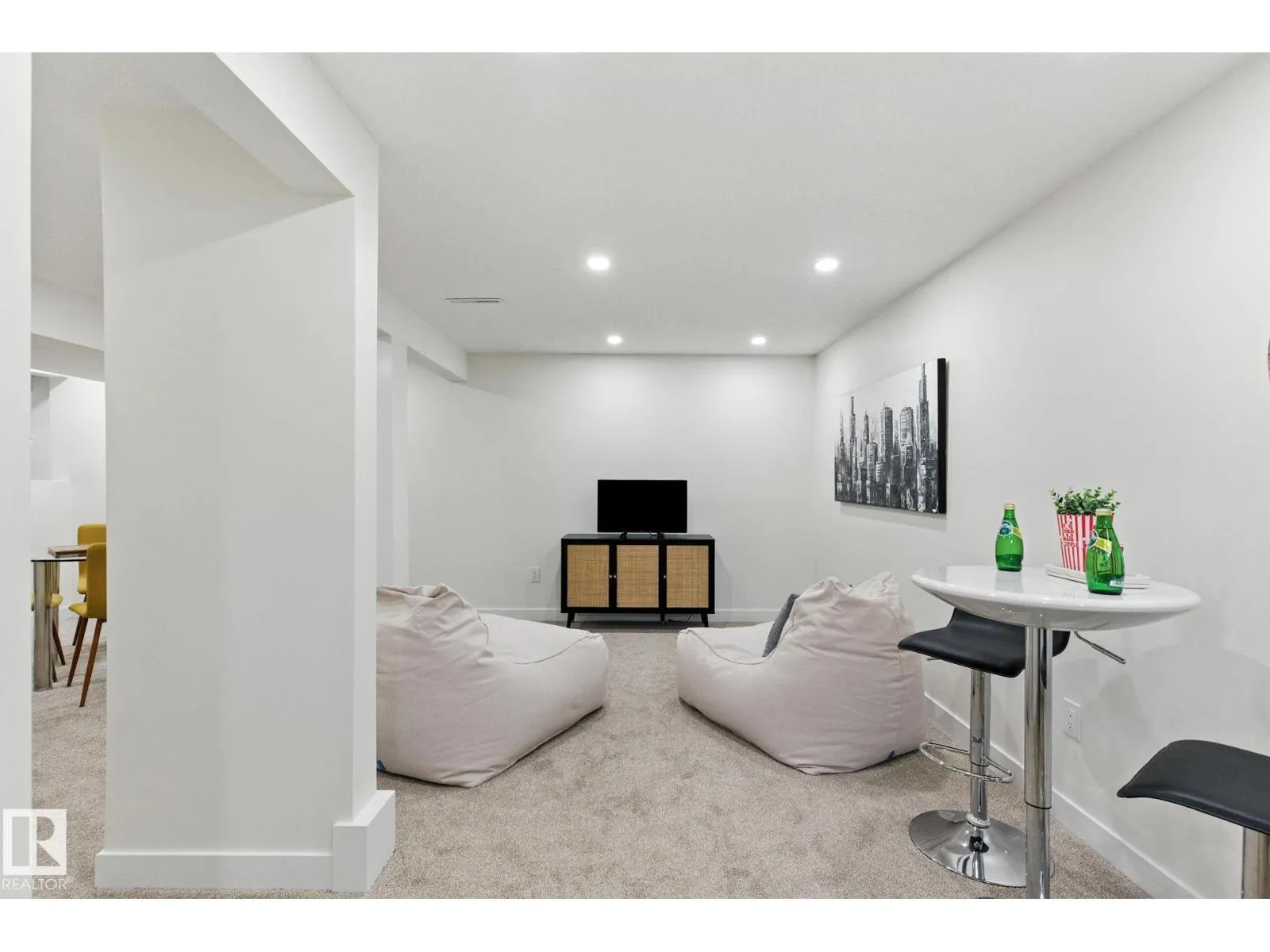 1 SYLVAN DR
