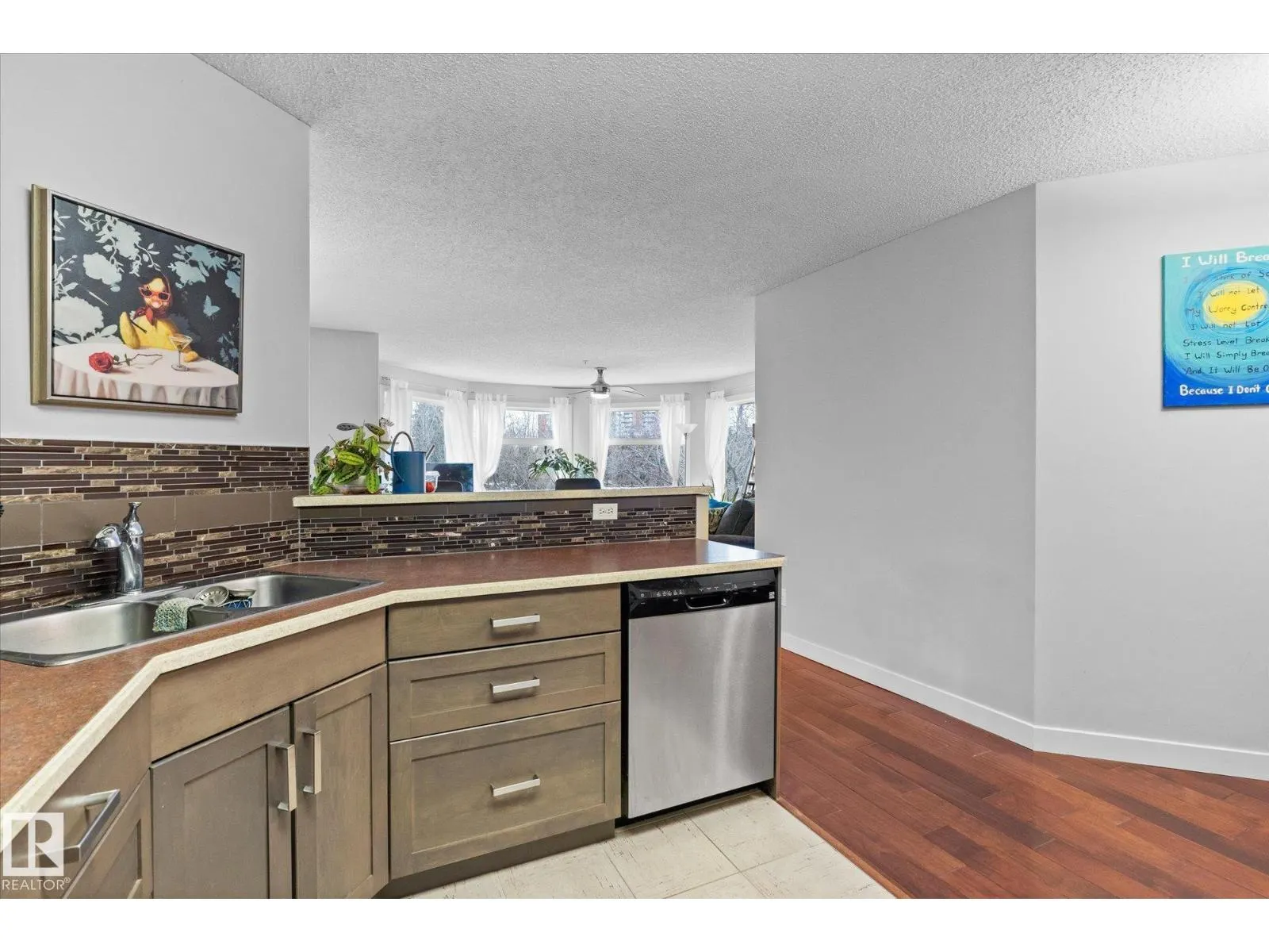 #202 9905 112 ST NW