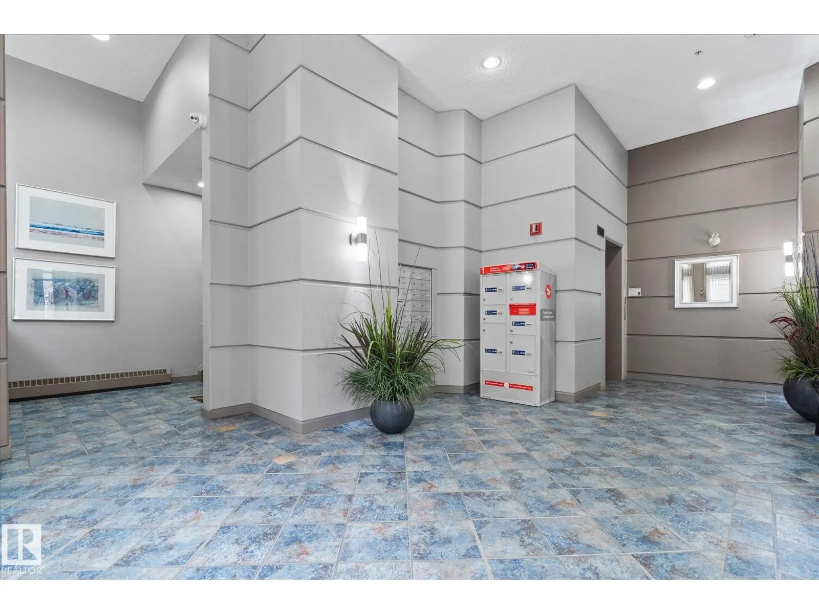#202 9905 112 ST NW