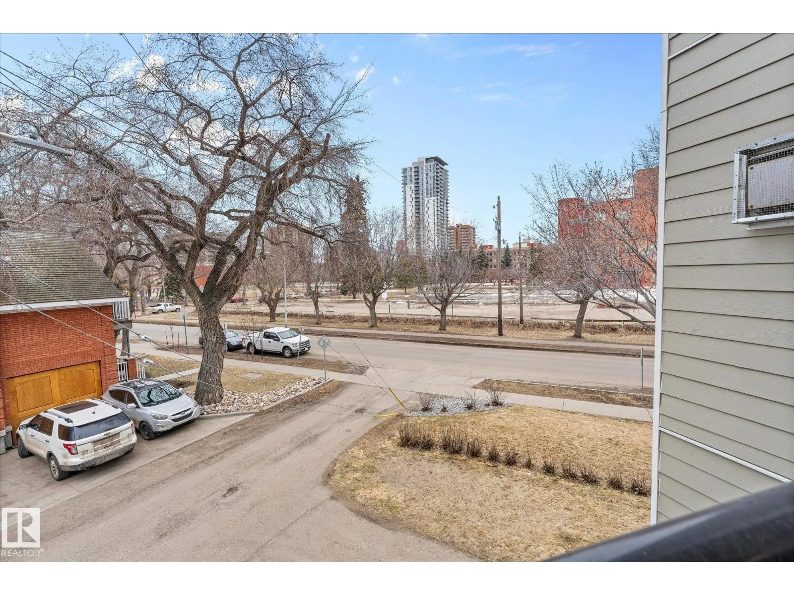 #202 9905 112 ST NW