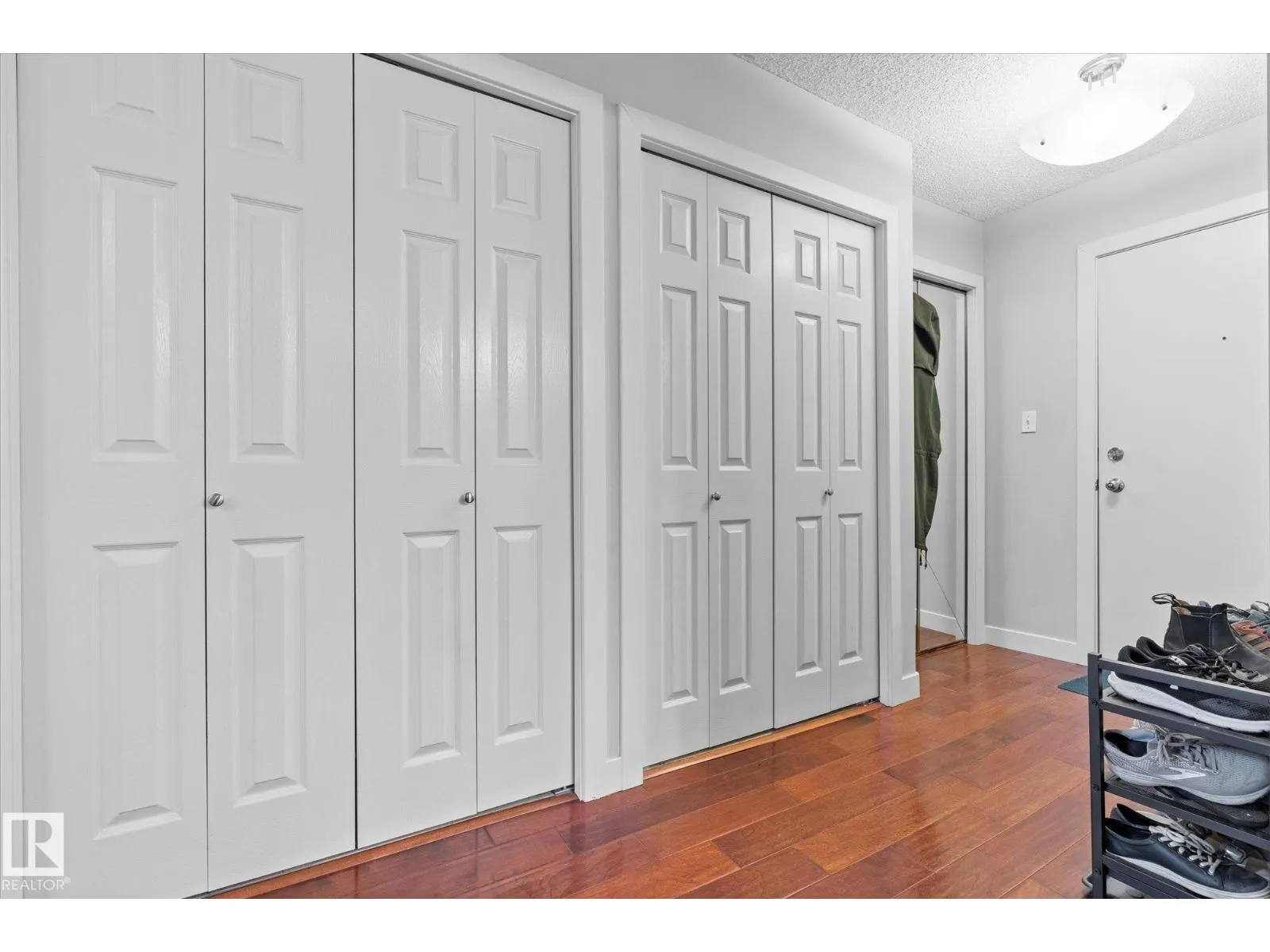 #202 9905 112 ST NW