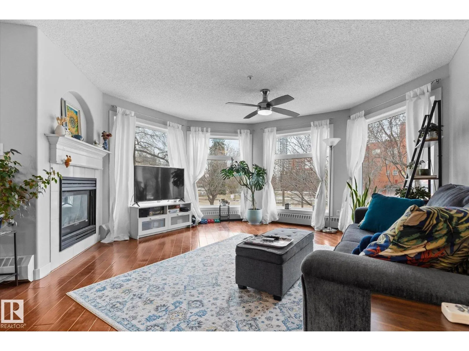 #202 9905 112 ST NW