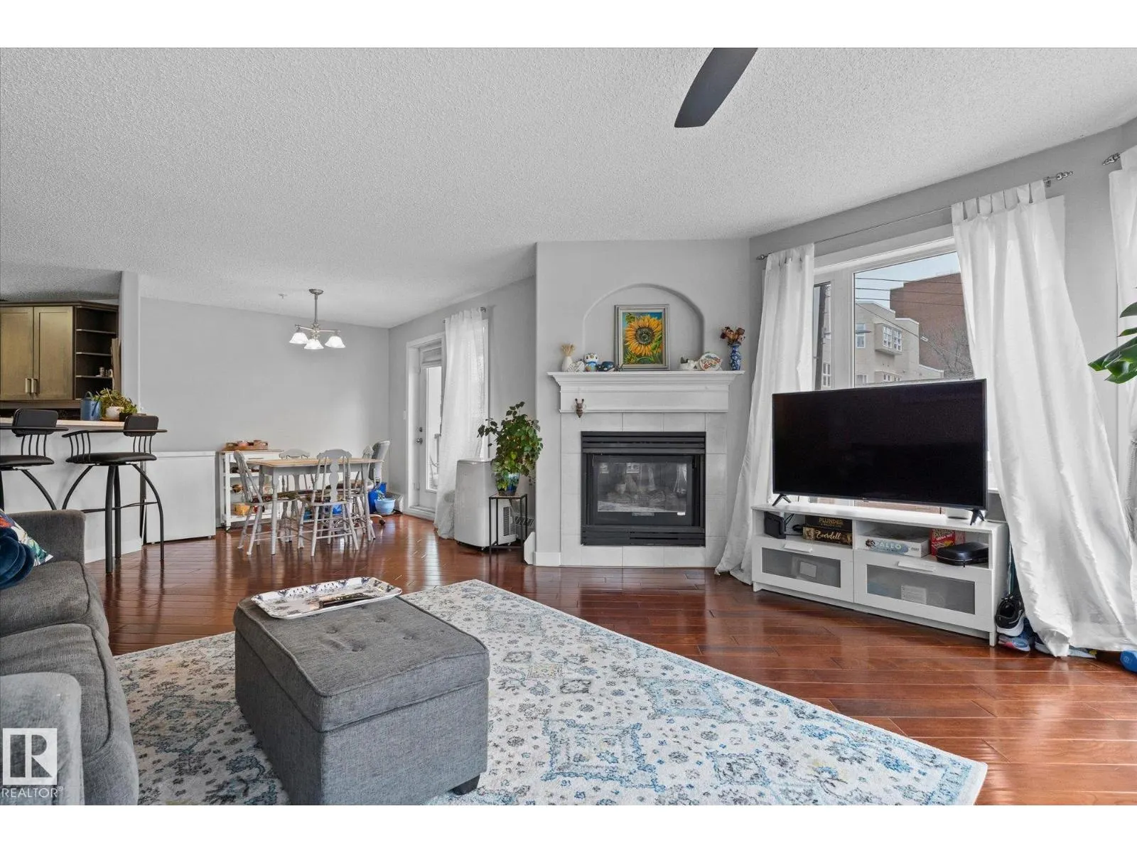 #202 9905 112 ST NW