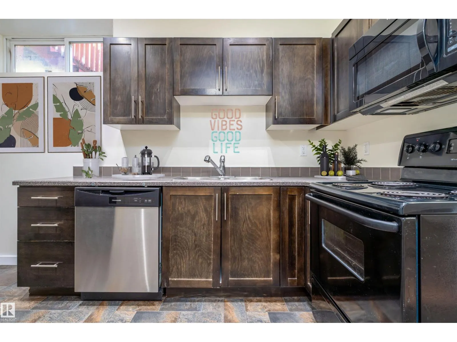 12246 103 ST NW