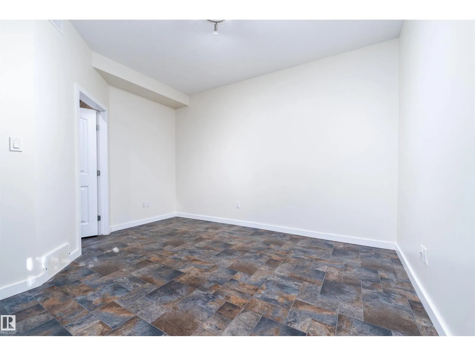 12246 103 ST NW
