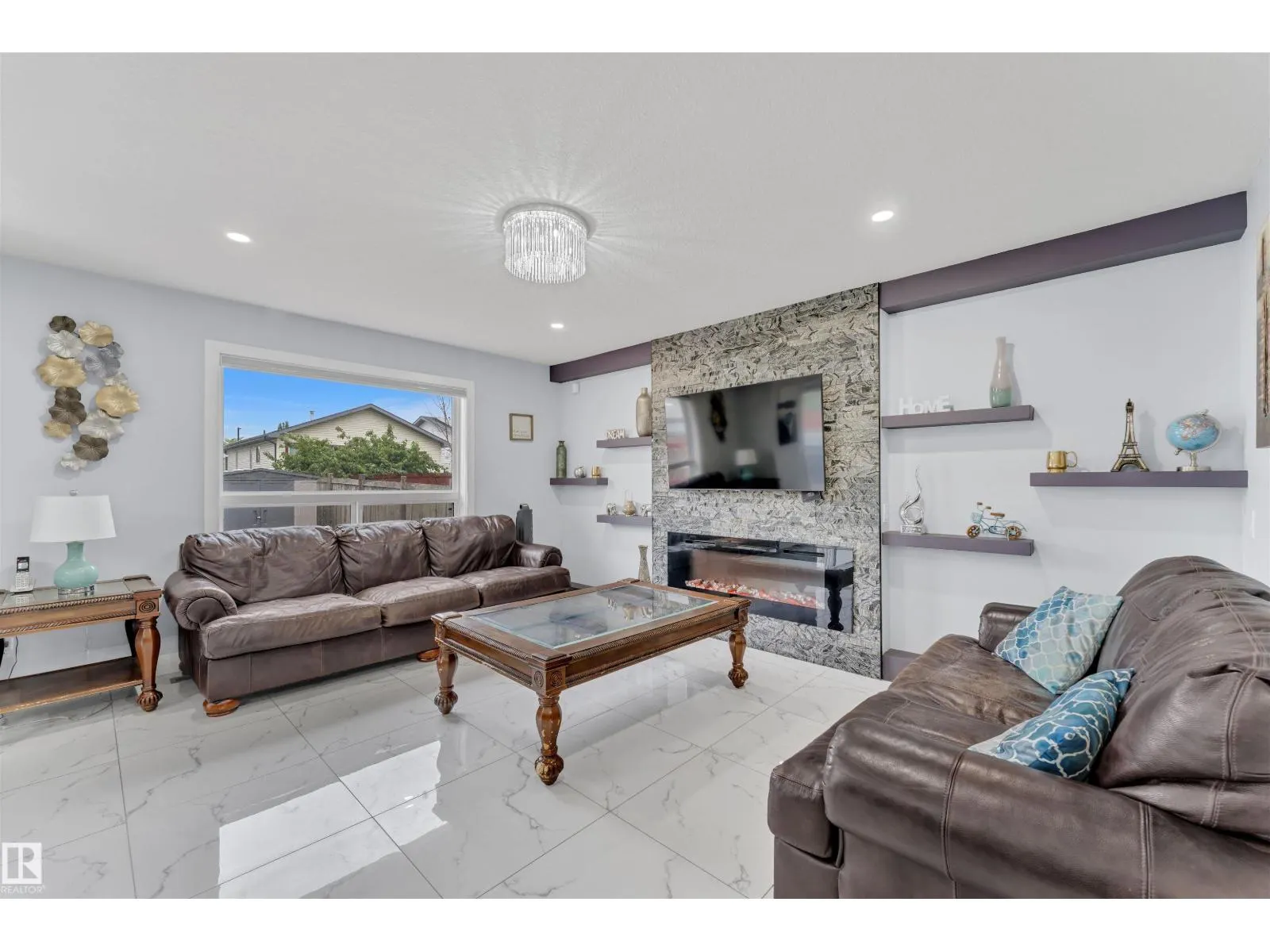 3212 29 AV NW