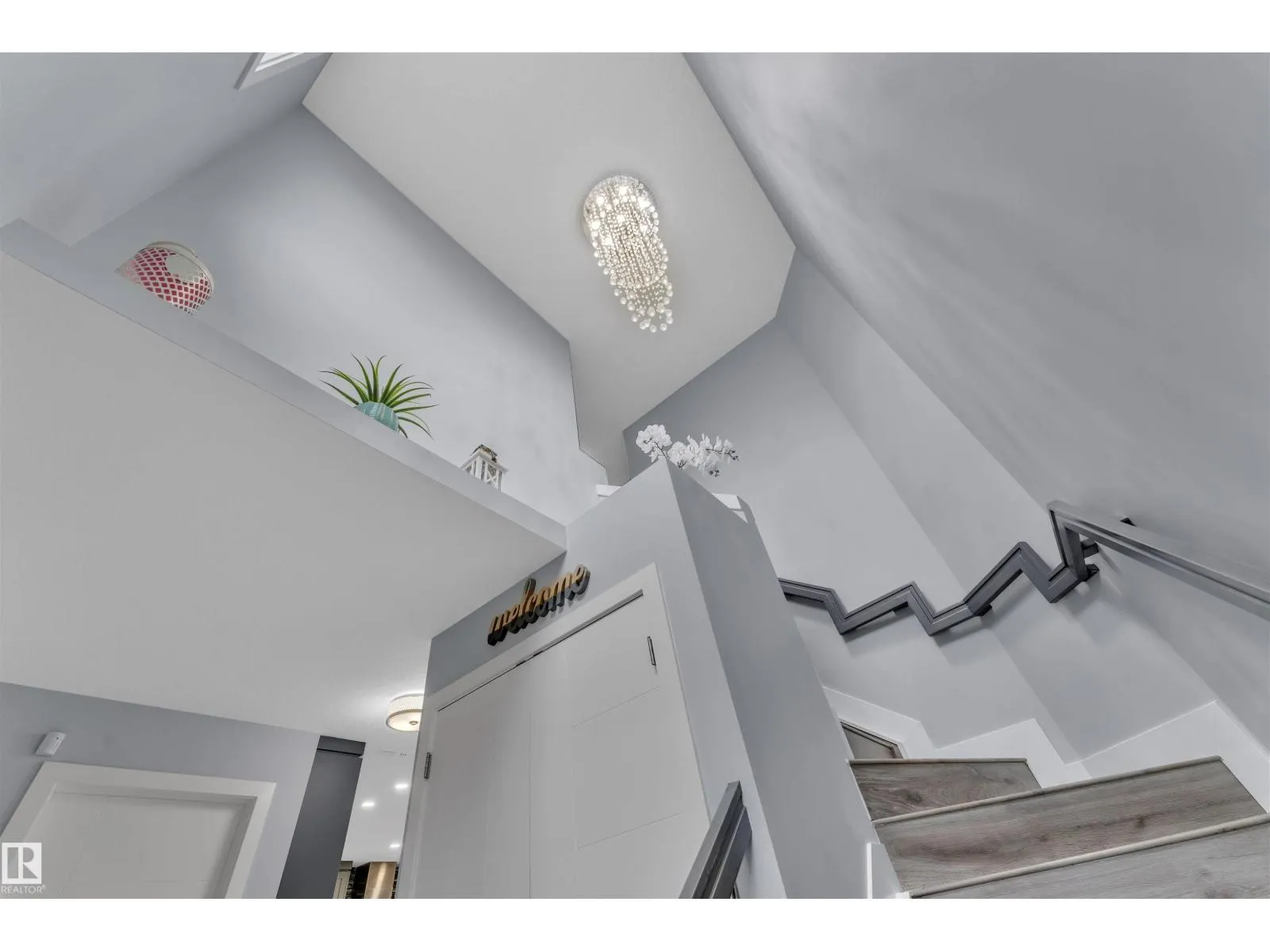 3212 29 AV NW