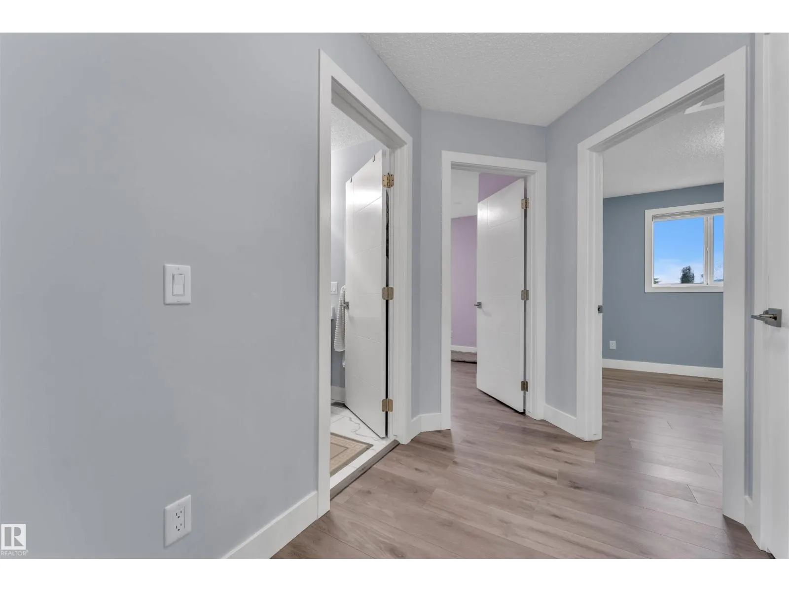 3212 29 AV NW