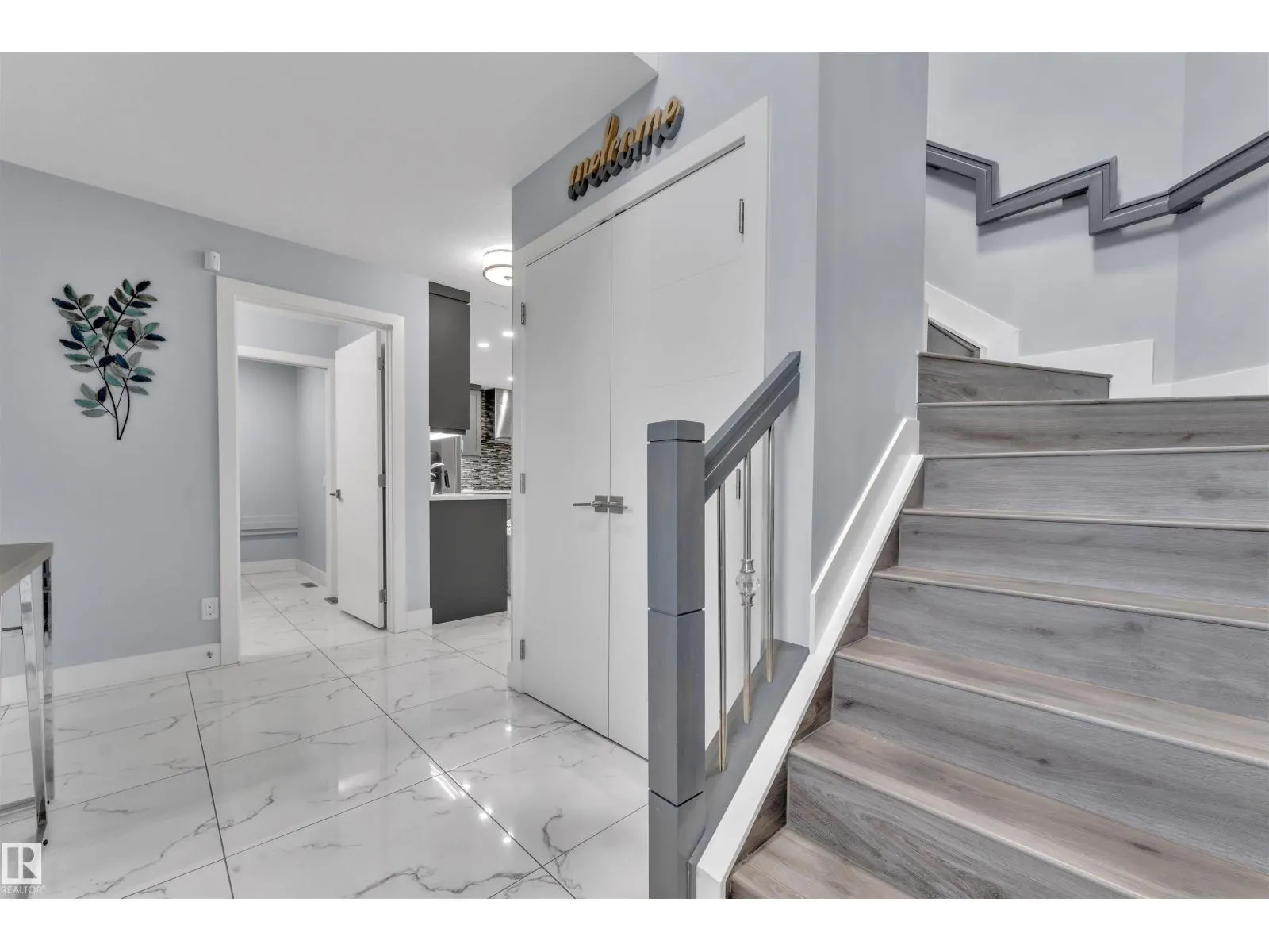 3212 29 AV NW