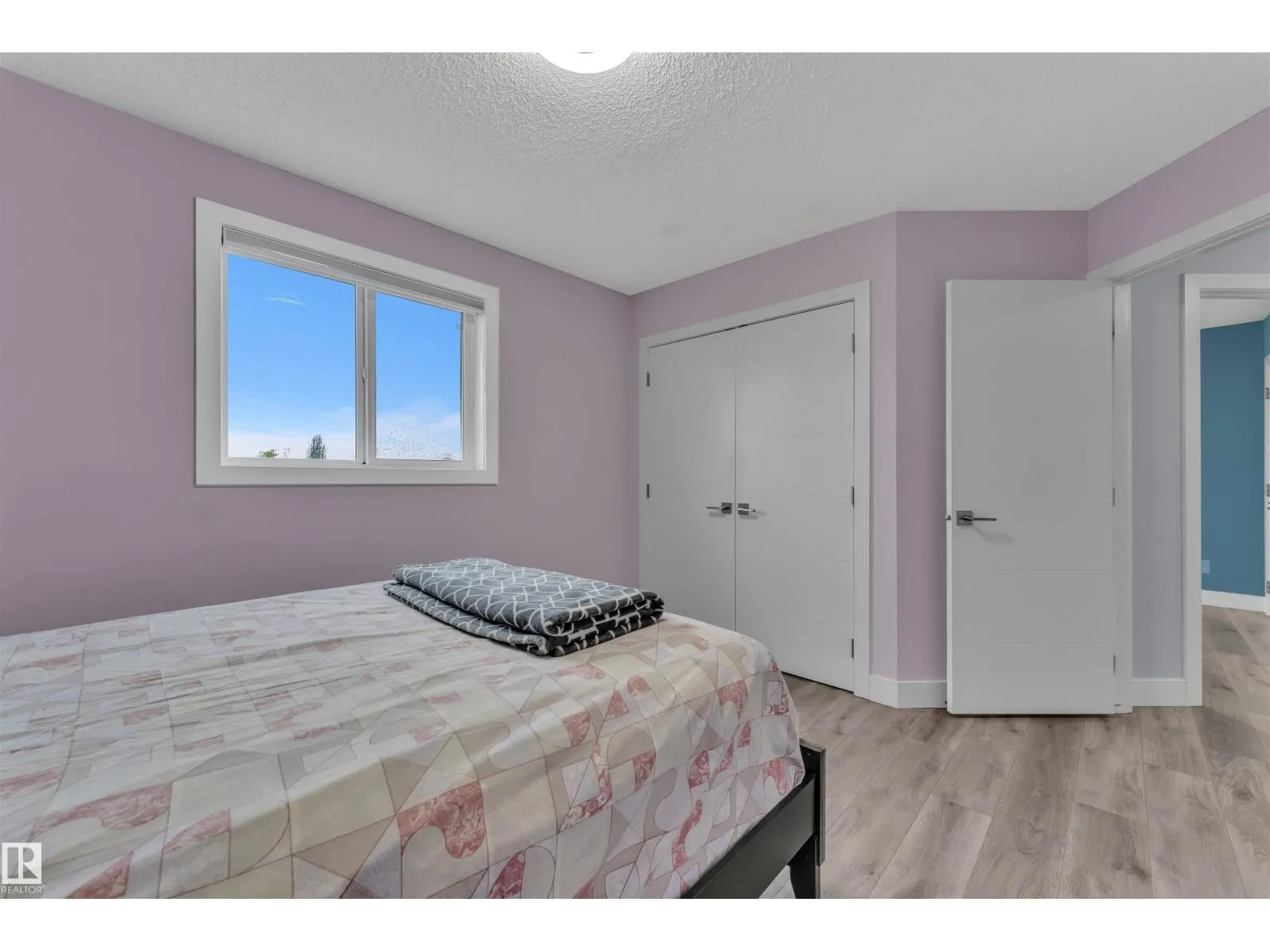 3212 29 AV NW