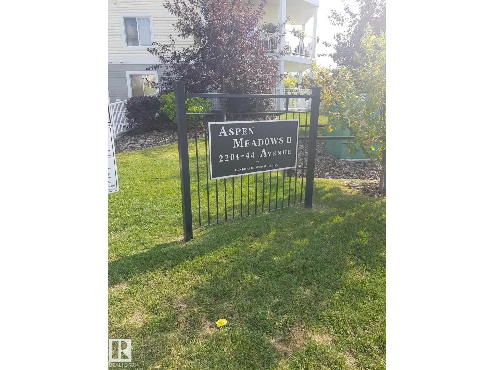 #117 2204 44 AV NW