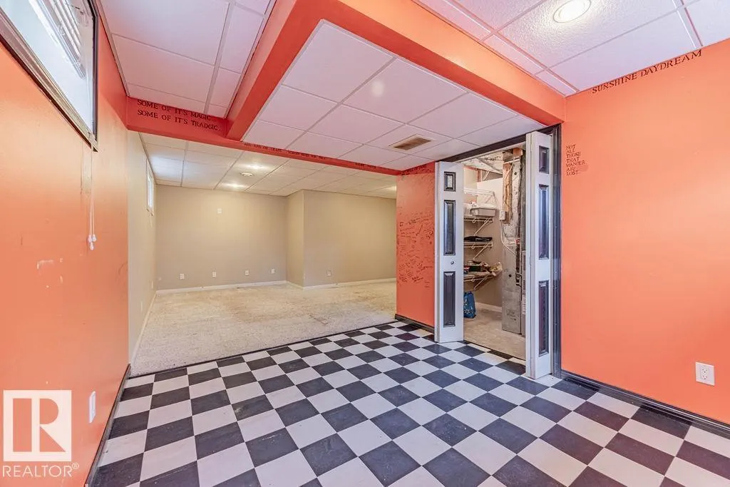 5026 53 Ave