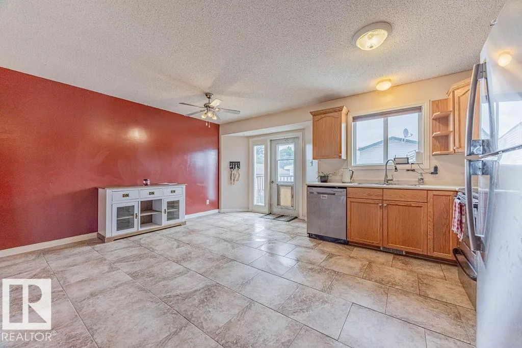 5026 53 Ave