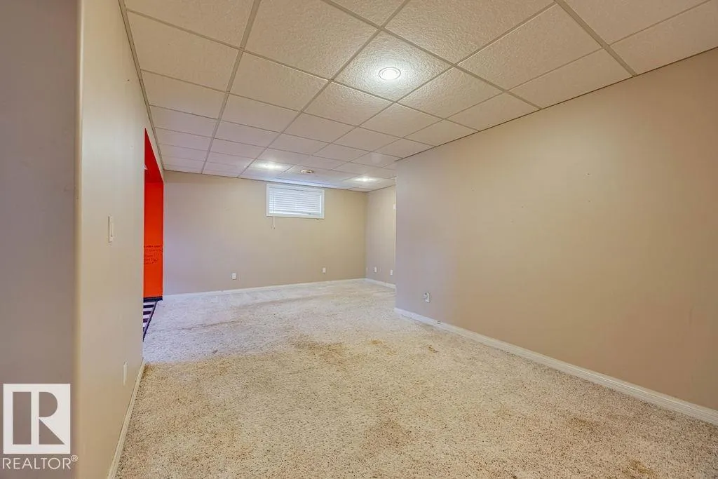 5026 53 Ave