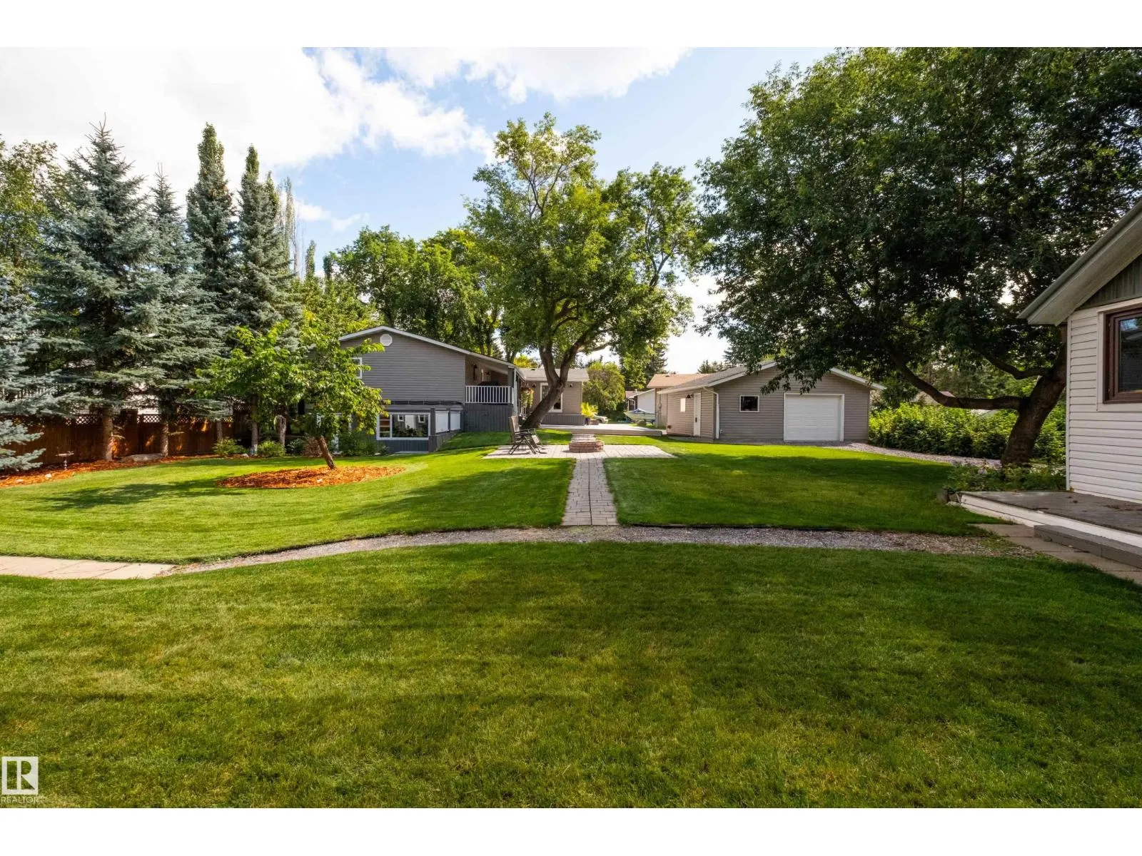 6 GOSSETT PL