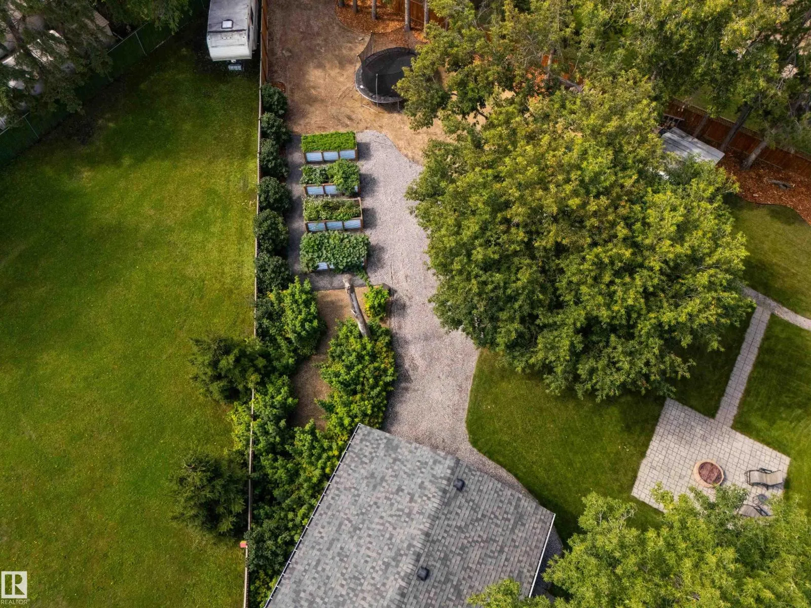 6 GOSSETT PL