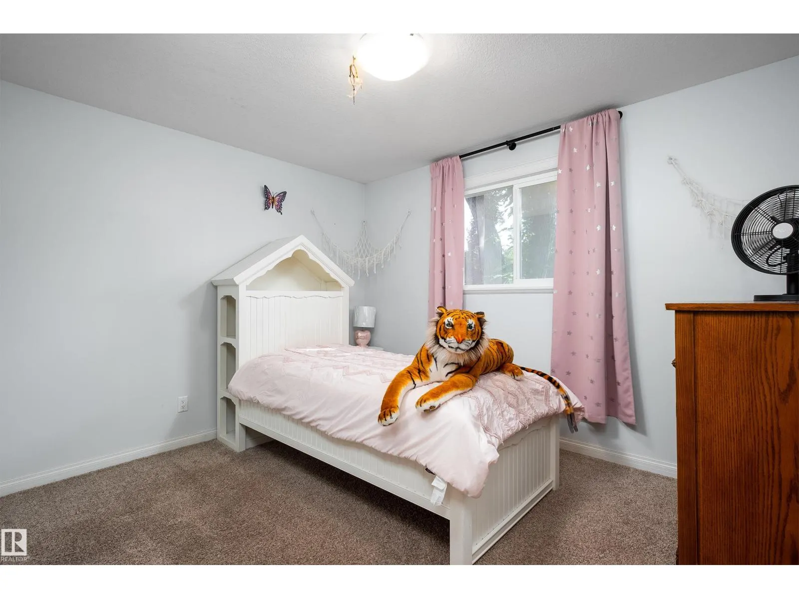 6 GOSSETT PL
