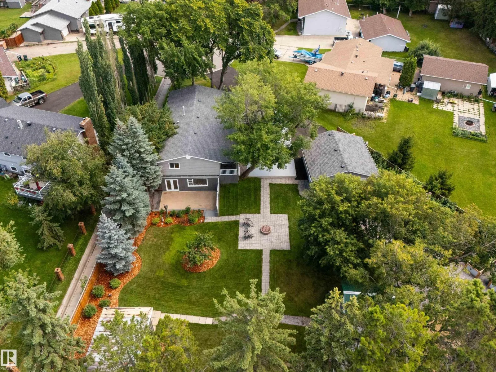6 GOSSETT PL
