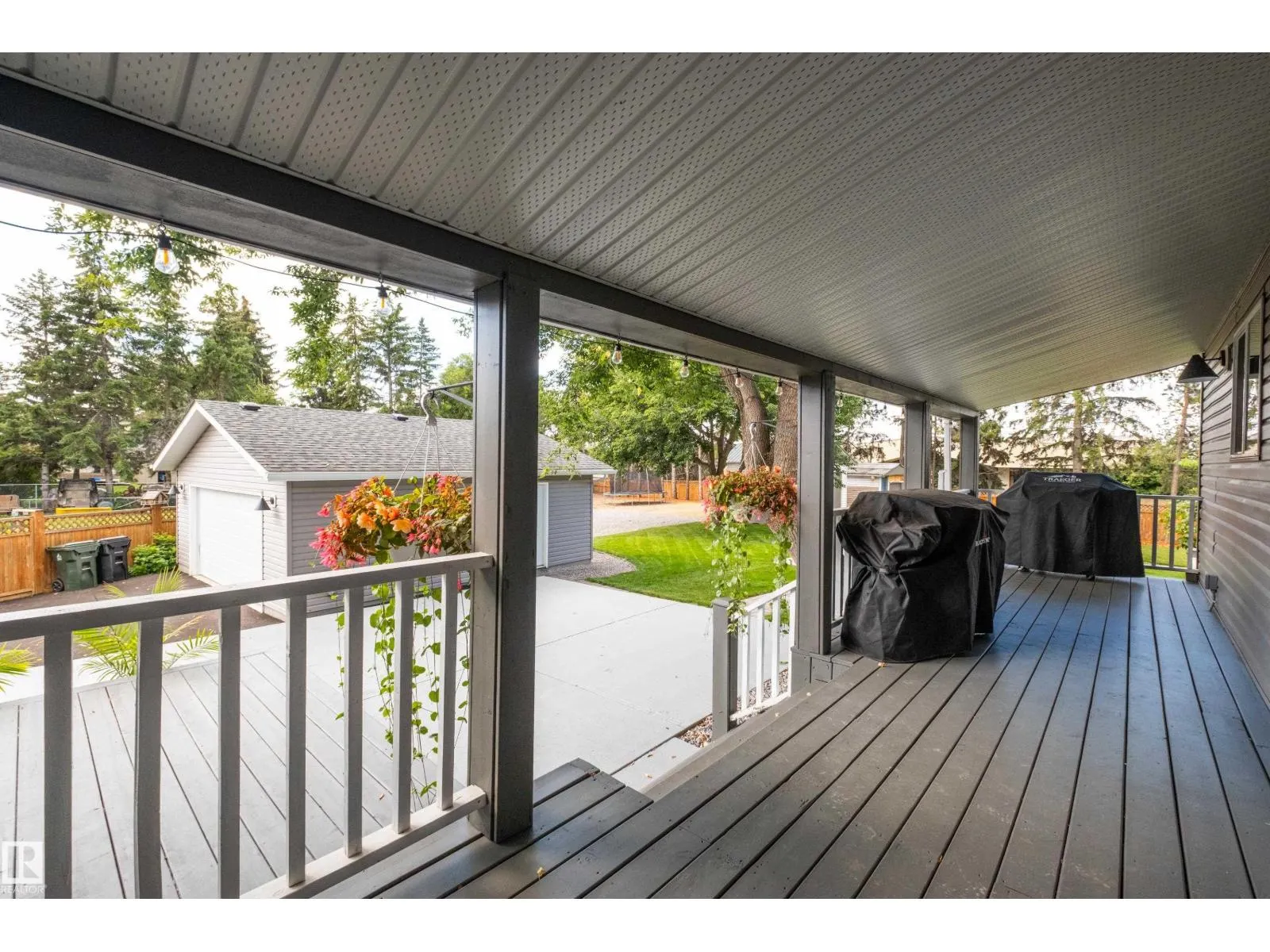 6 GOSSETT PL