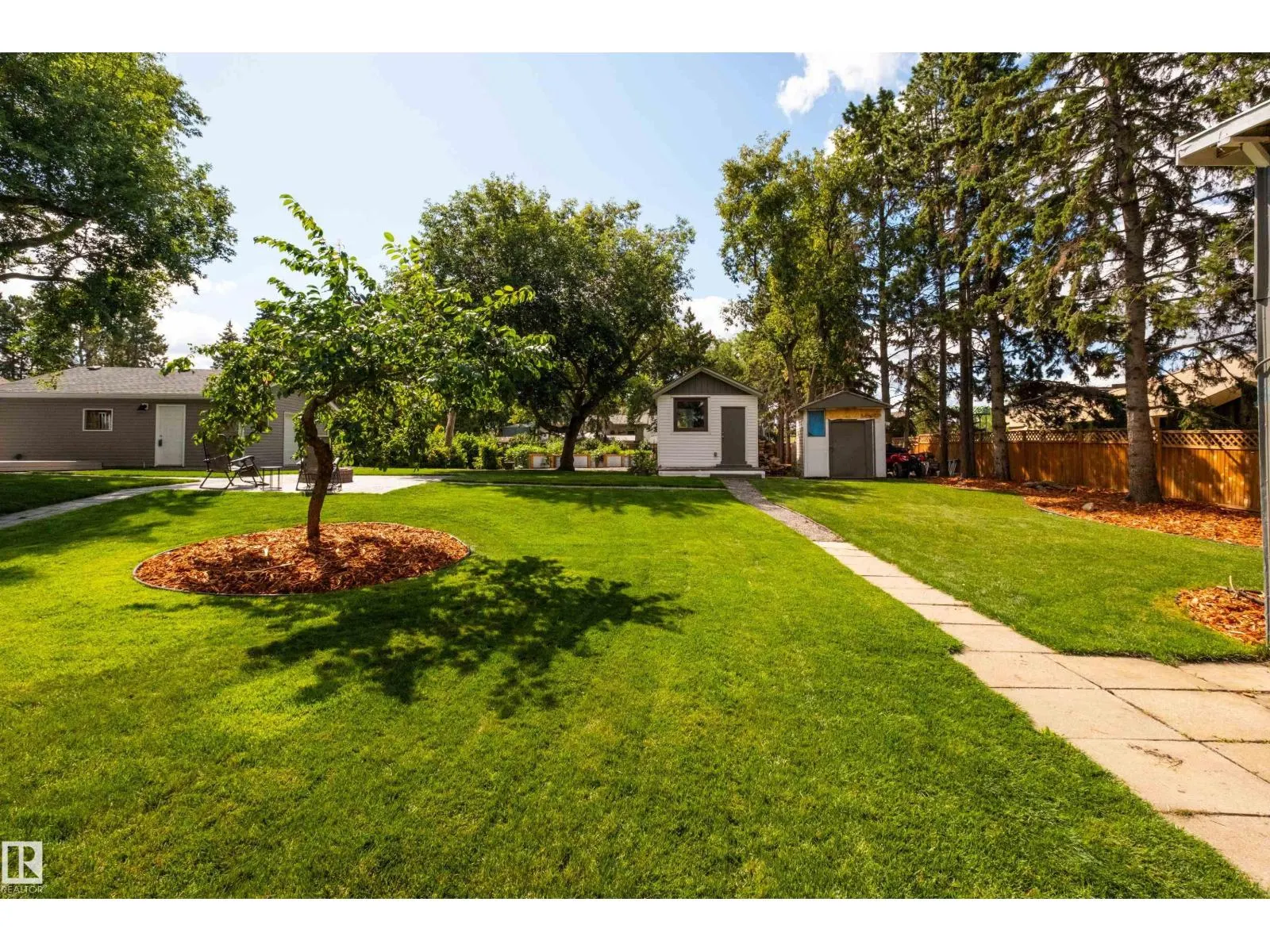 6 GOSSETT PL
