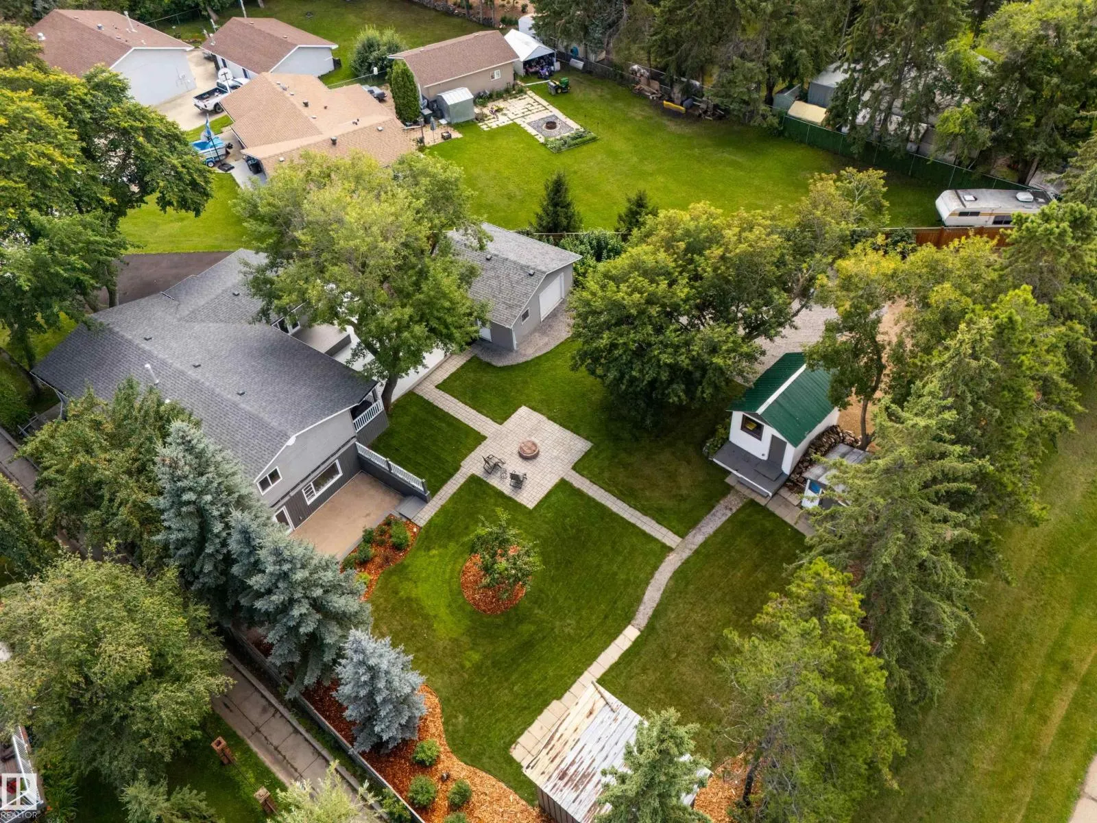 6 GOSSETT PL