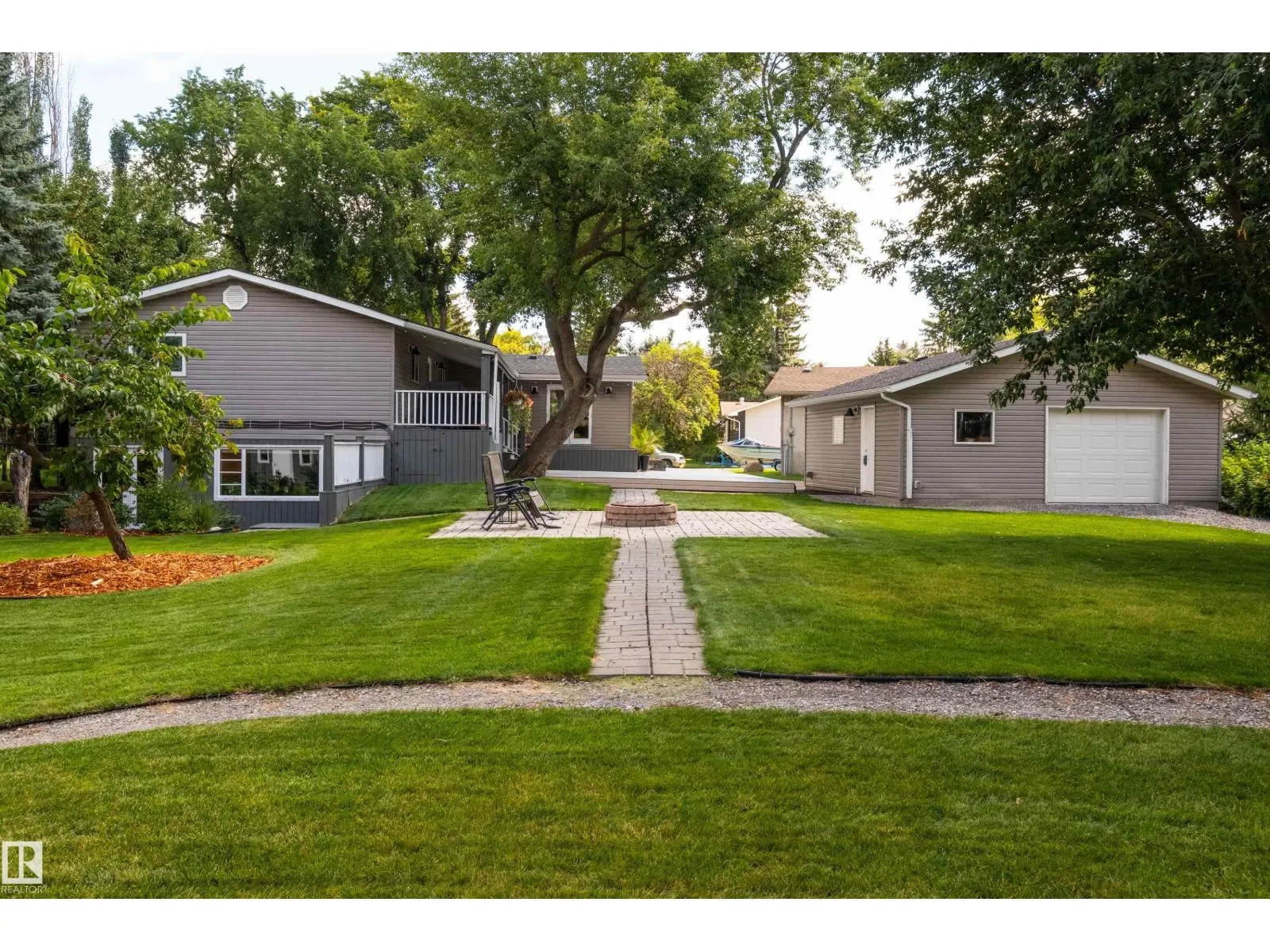 6 GOSSETT PL