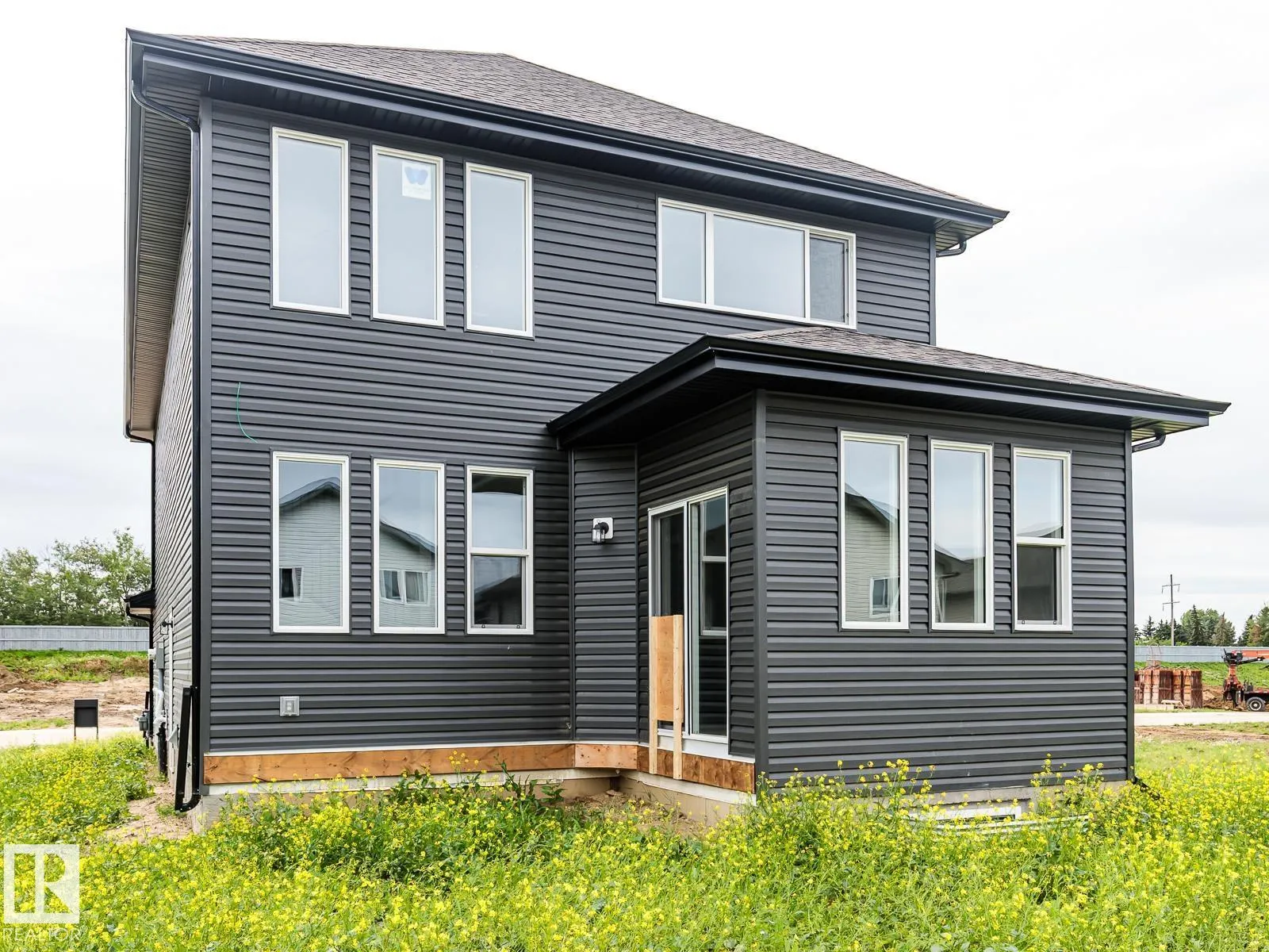 82 Silverstone DR