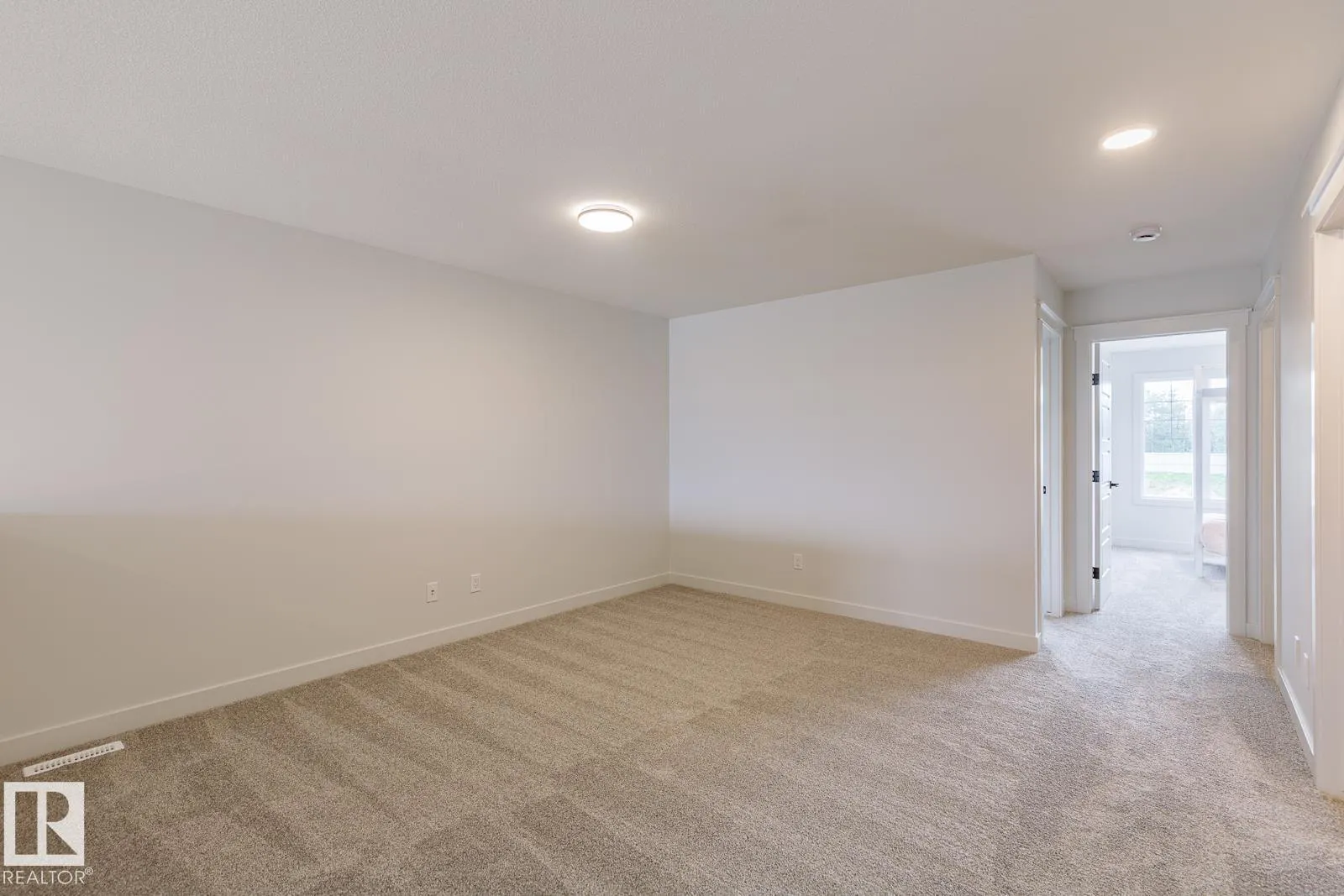 82 Silverstone DR