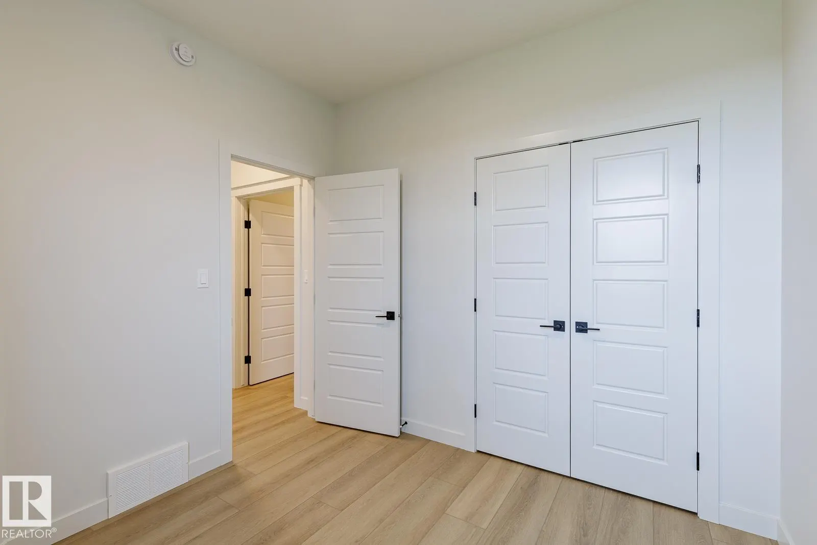 82 Silverstone DR