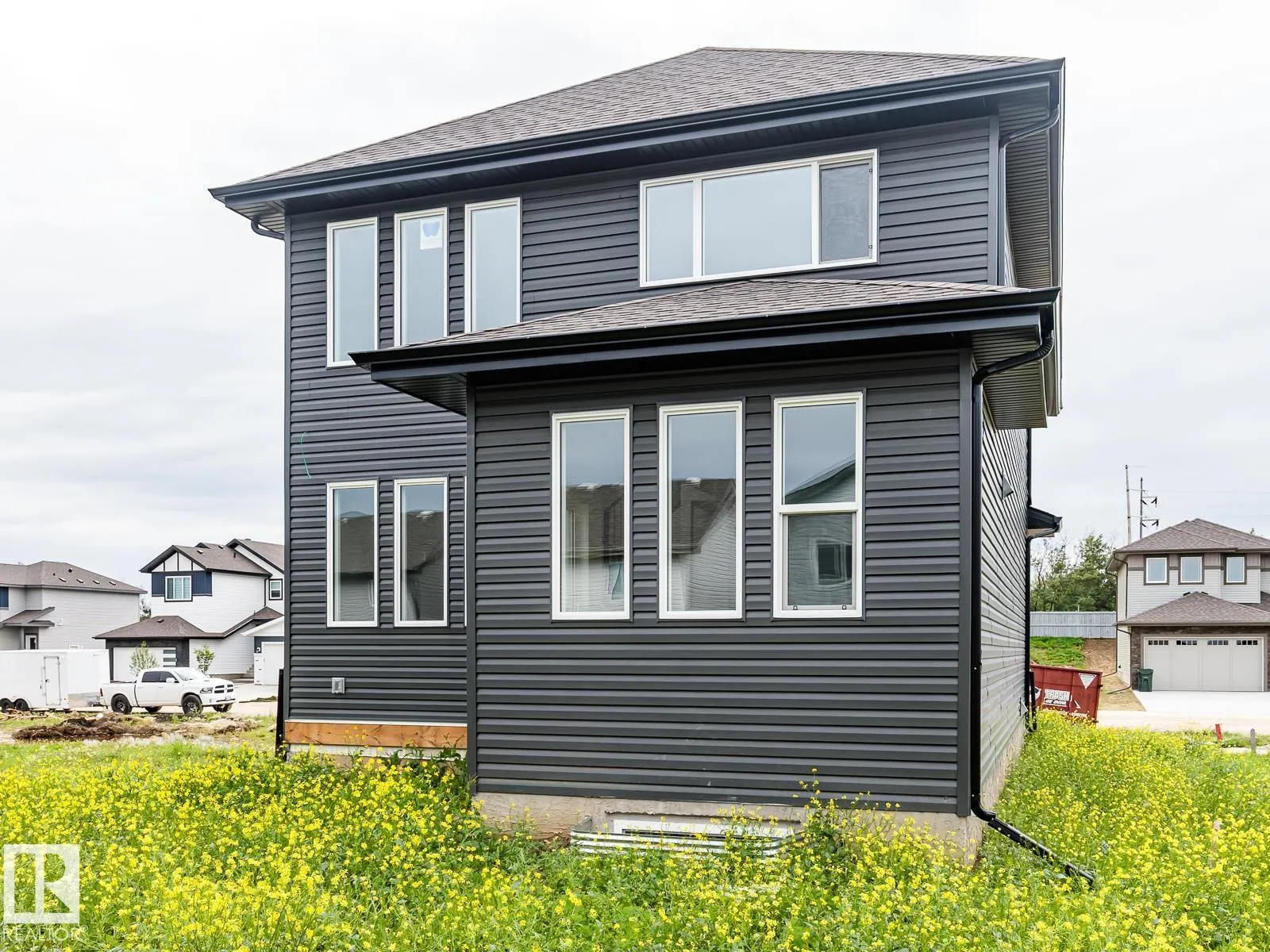 82 Silverstone DR