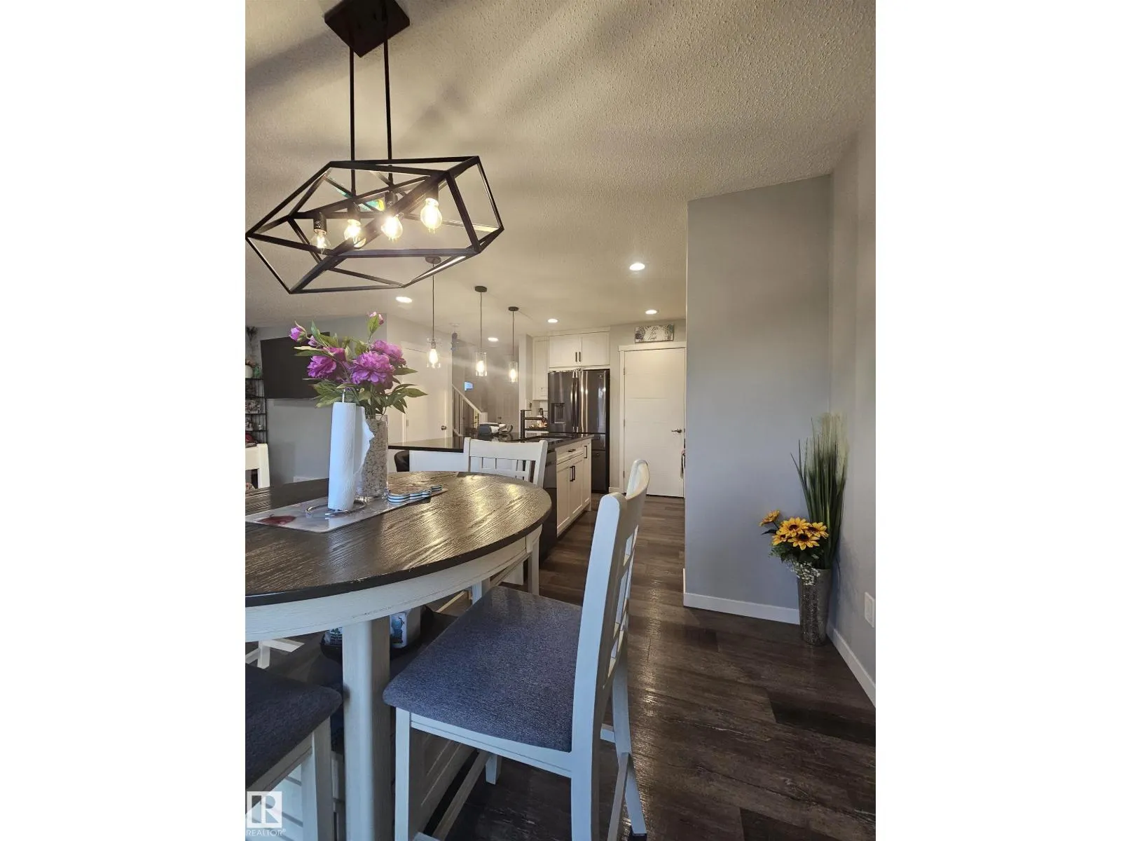 2258 57 ST SW