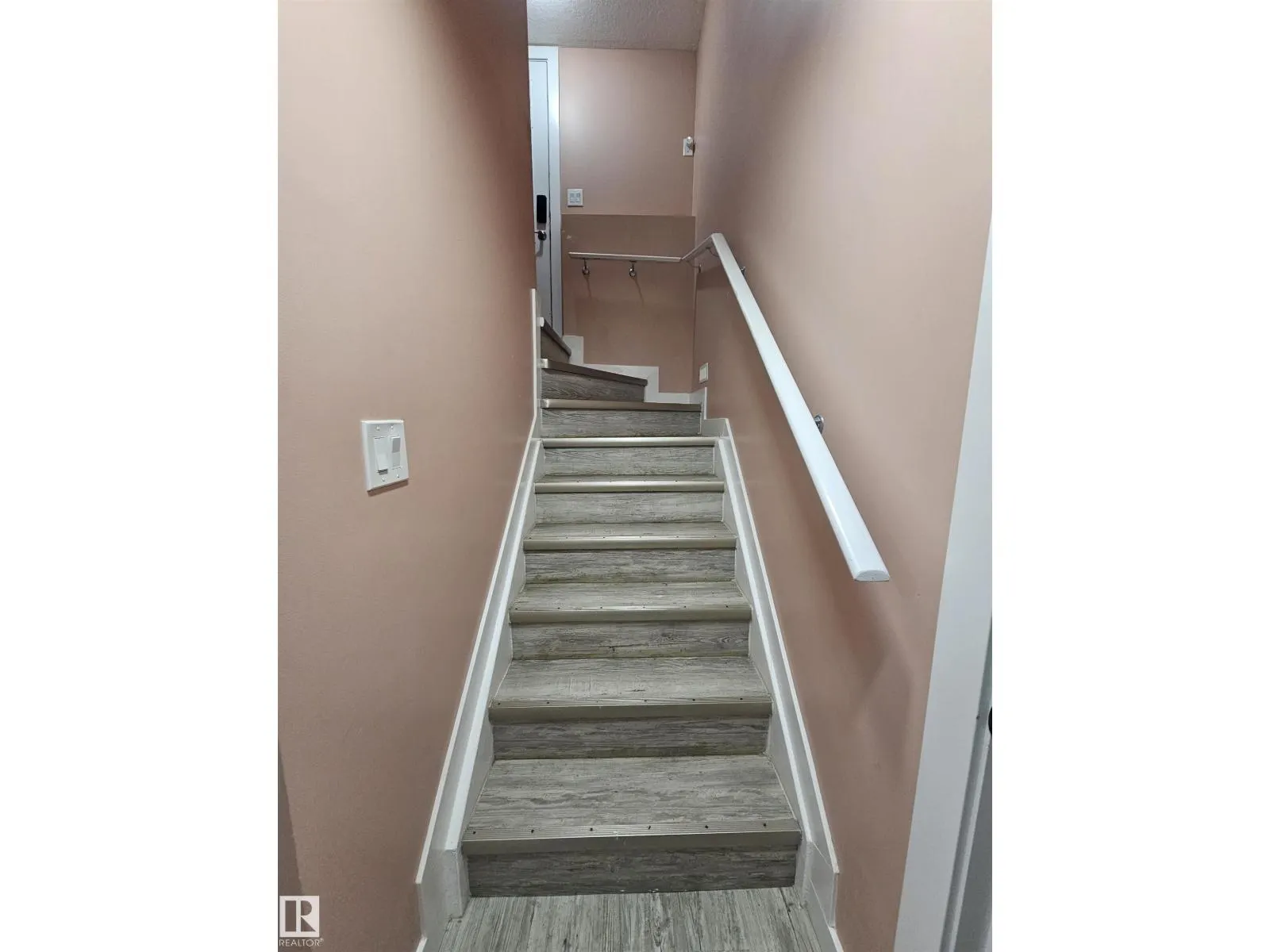 2258 57 ST SW