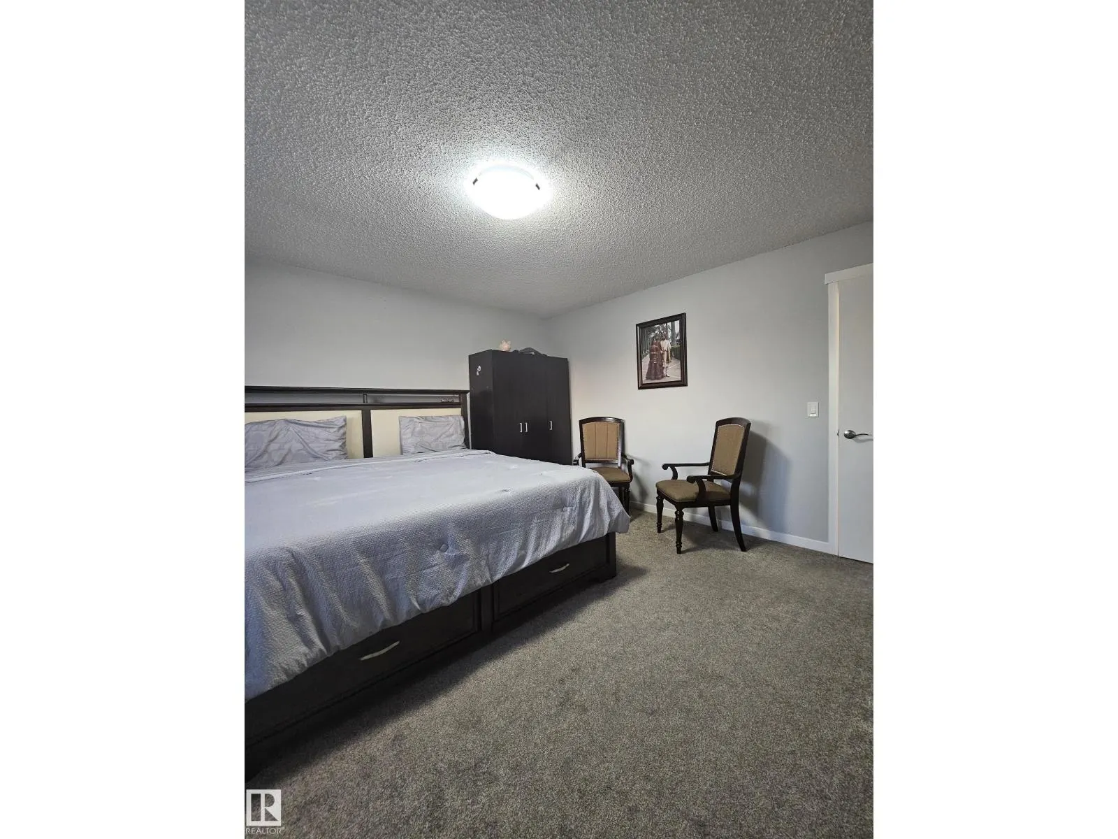 2258 57 ST SW