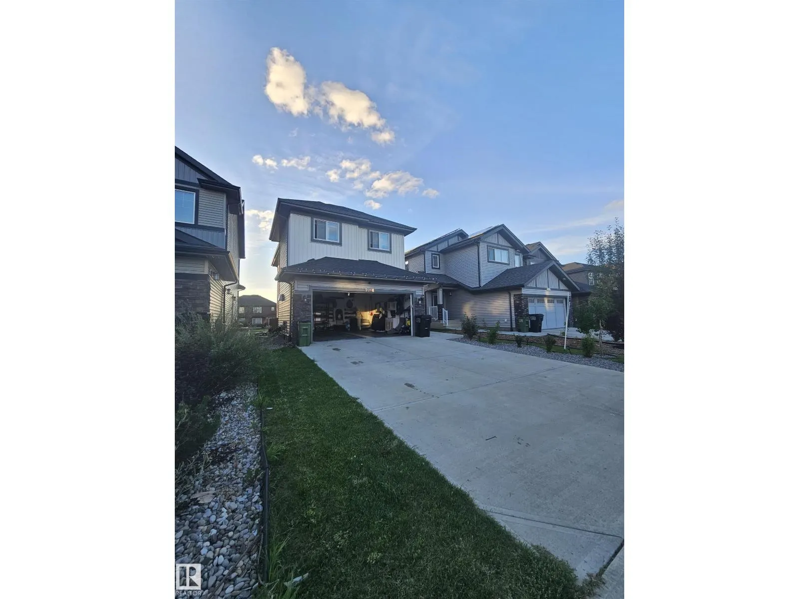 2258 57 ST SW
