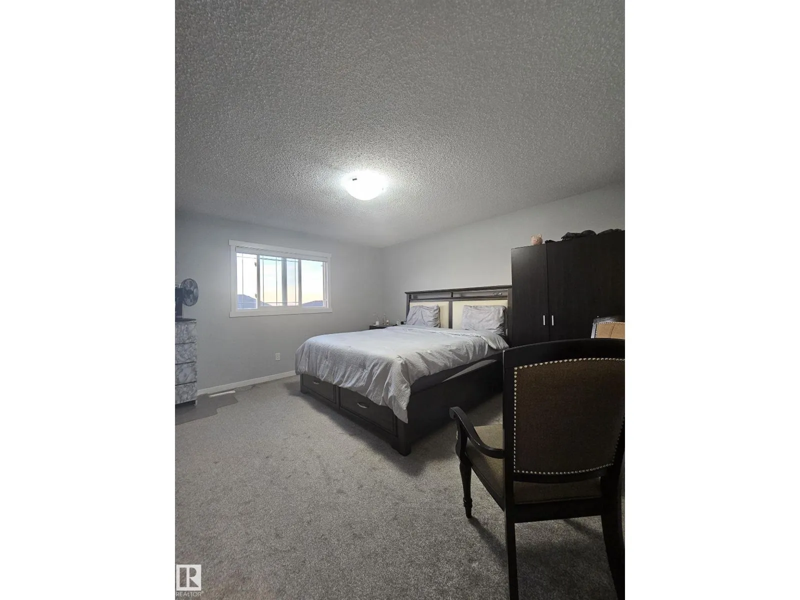 2258 57 ST SW